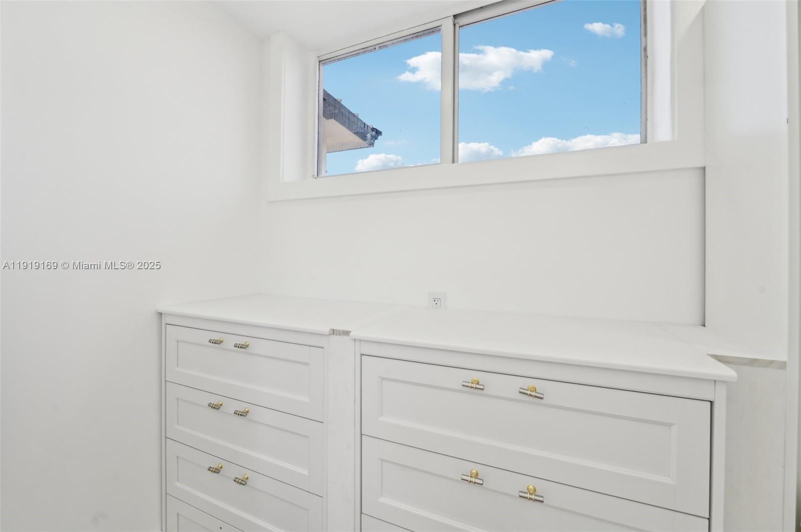 2001 SW 23rd Ave Fort Lauderdale, FL 33312