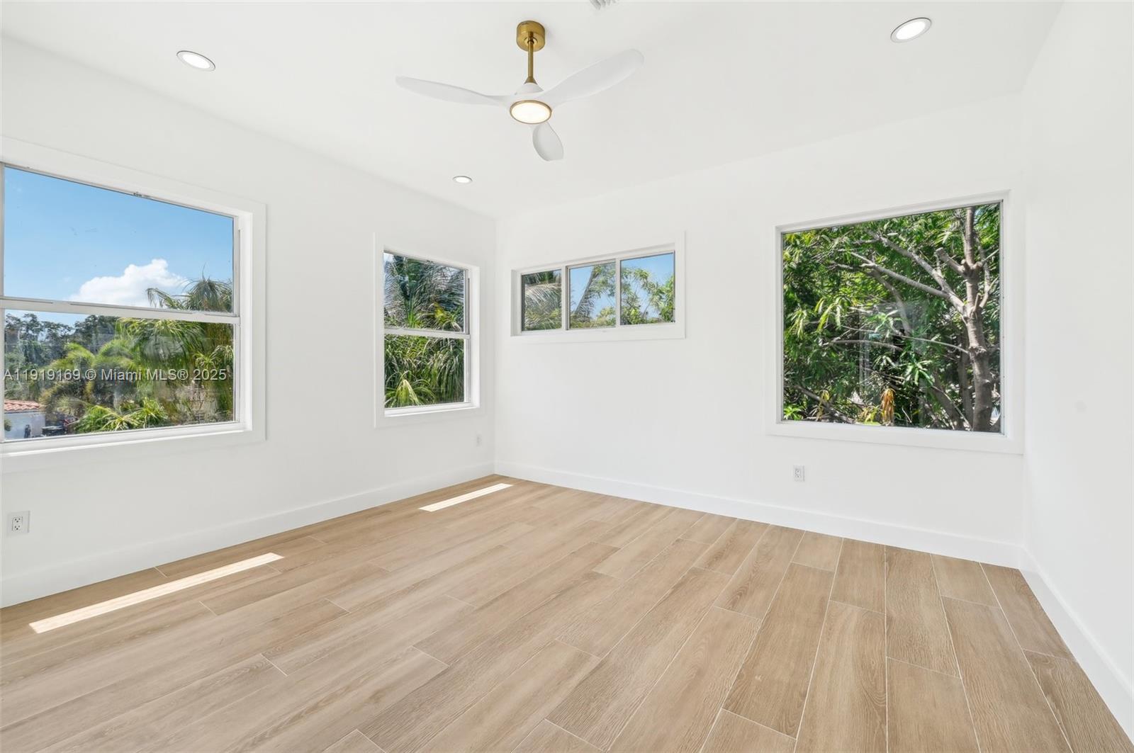 2001 SW 23rd Ave Fort Lauderdale, FL 33312