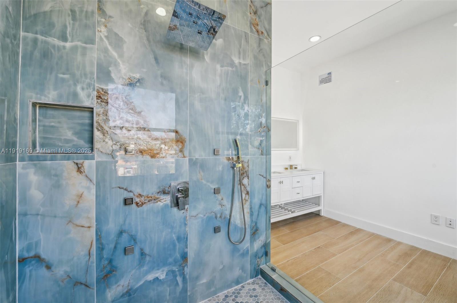 2001 SW 23rd Ave Fort Lauderdale, FL 33312