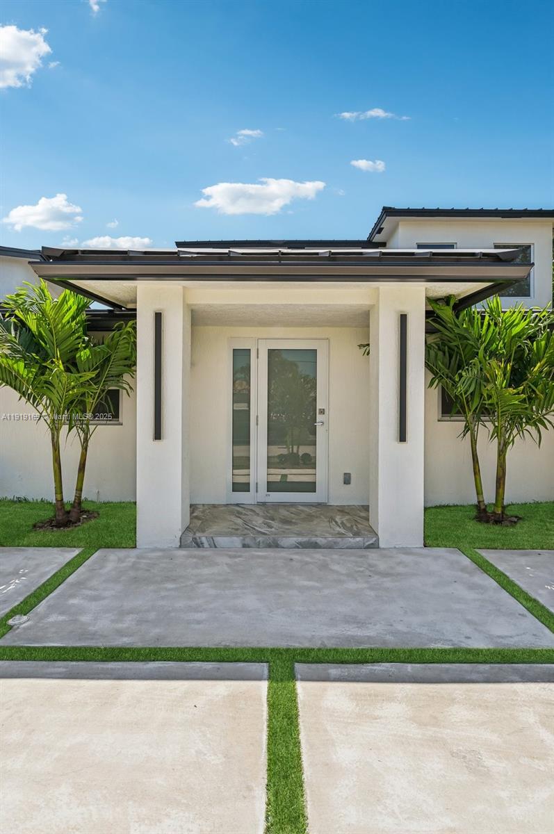 2001 SW 23rd Ave Fort Lauderdale, FL 33312