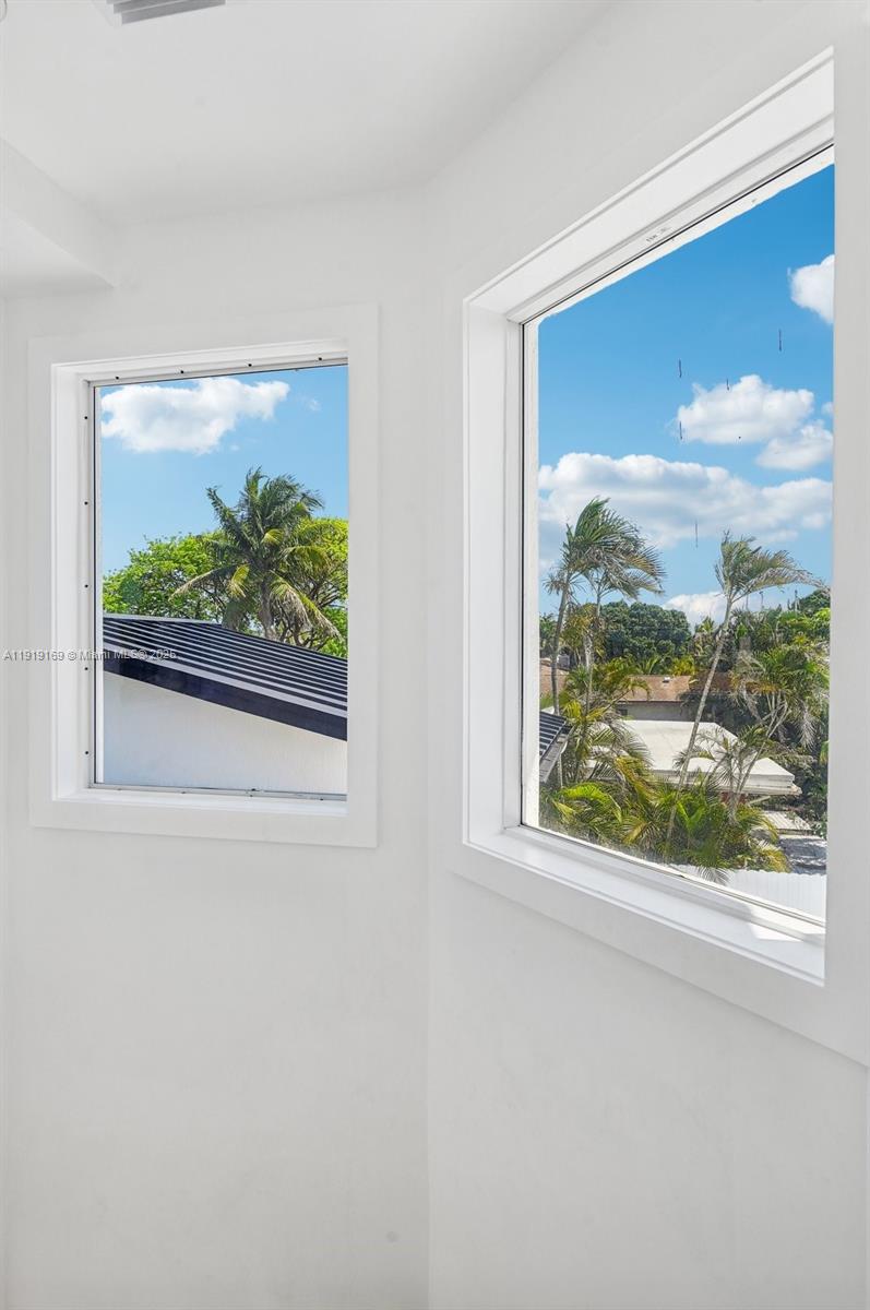 2001 SW 23rd Ave Fort Lauderdale, FL 33312