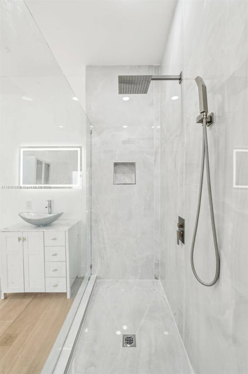 2001 SW 23rd Ave Fort Lauderdale, FL 33312