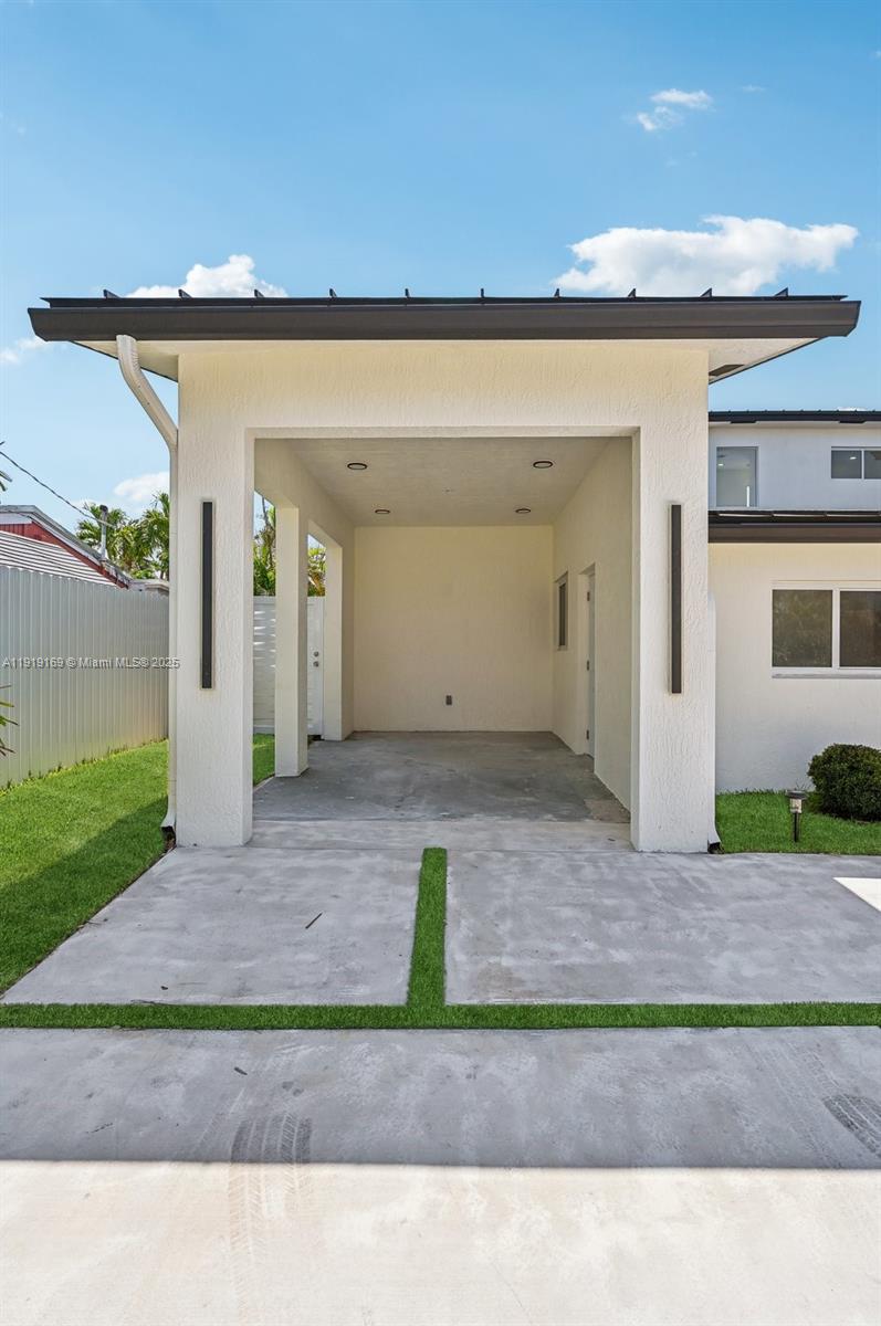 2001 SW 23rd Ave Fort Lauderdale, FL 33312