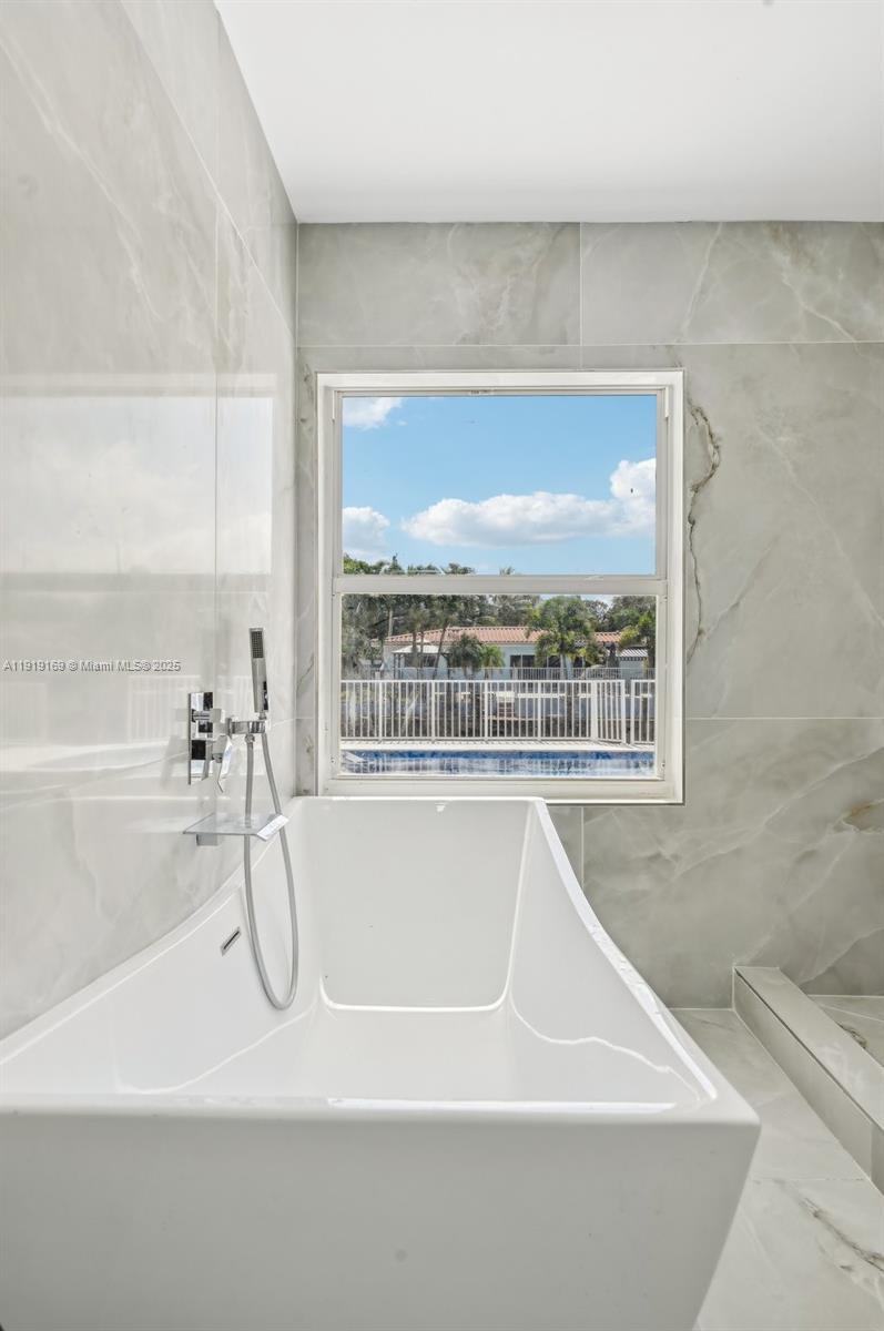 2001 SW 23rd Ave Fort Lauderdale, FL 33312