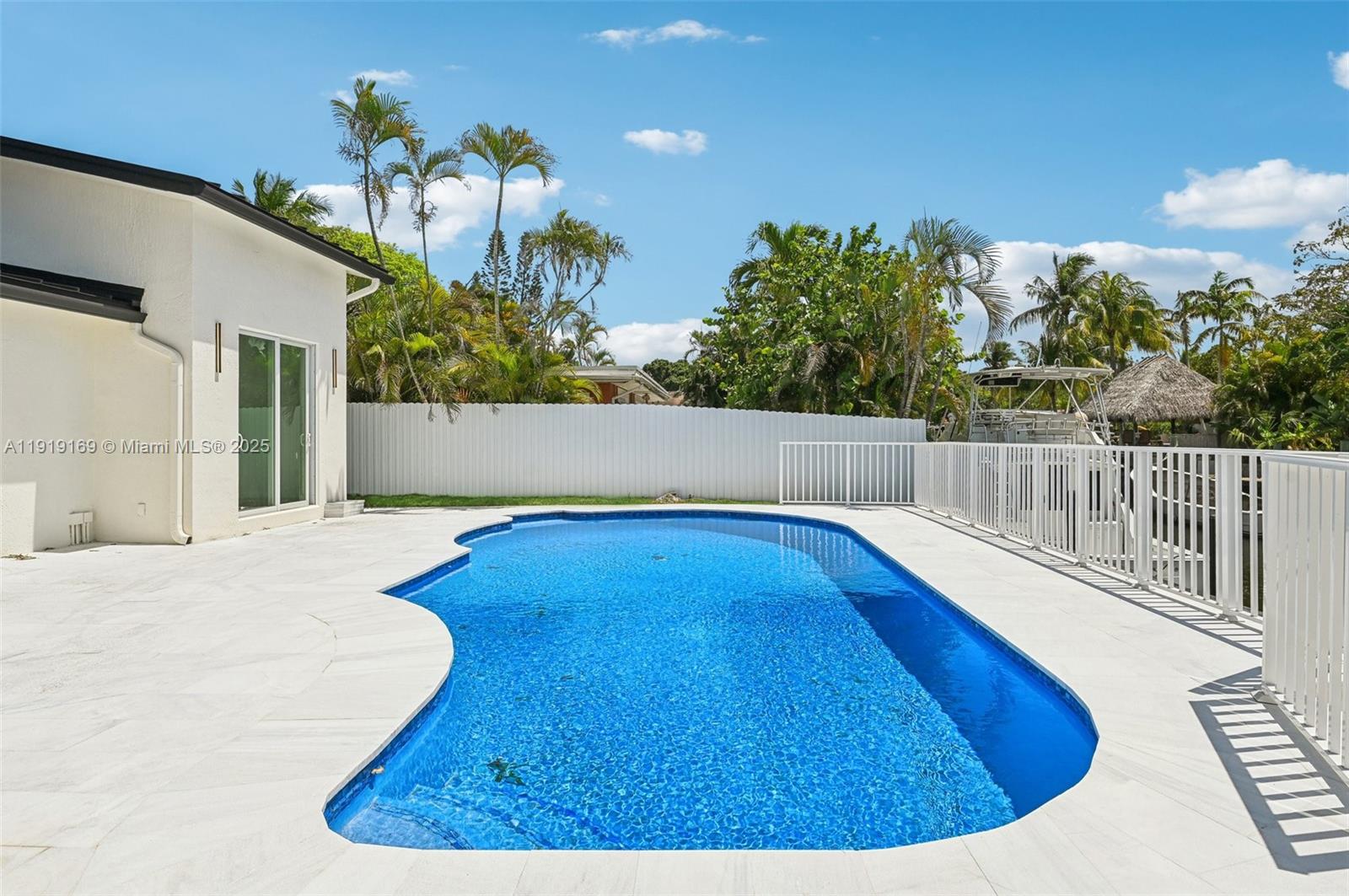 2001 SW 23rd Ave Fort Lauderdale, FL 33312