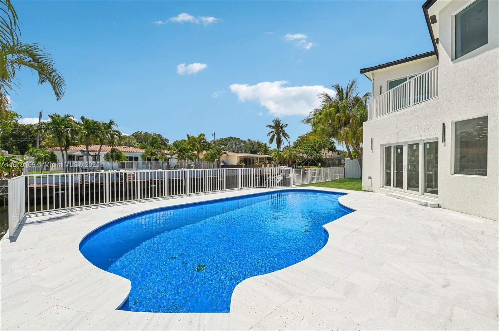 2001 SW 23rd Ave Fort Lauderdale, FL 33312