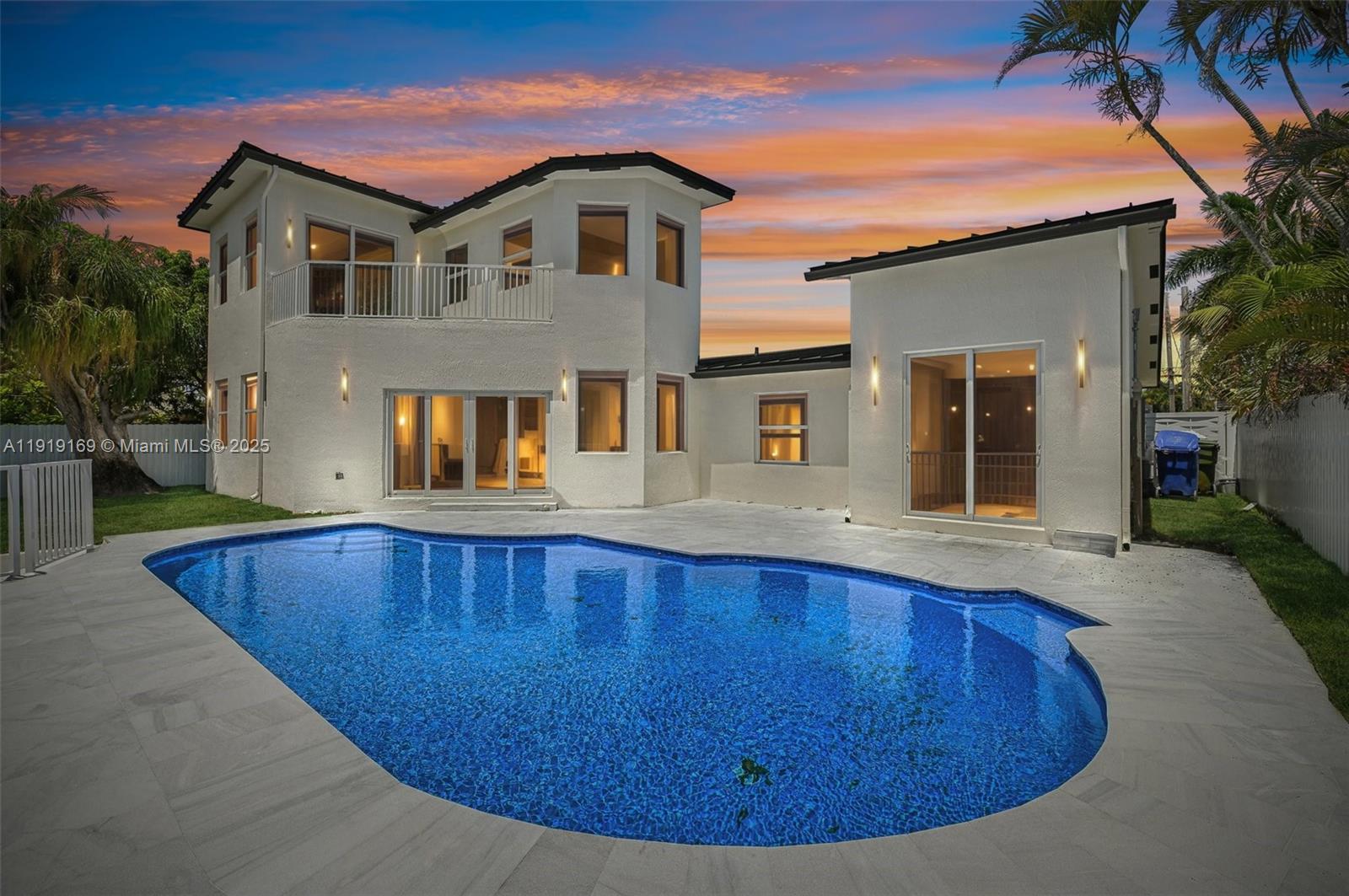 2001 SW 23rd Ave Fort Lauderdale, FL 33312