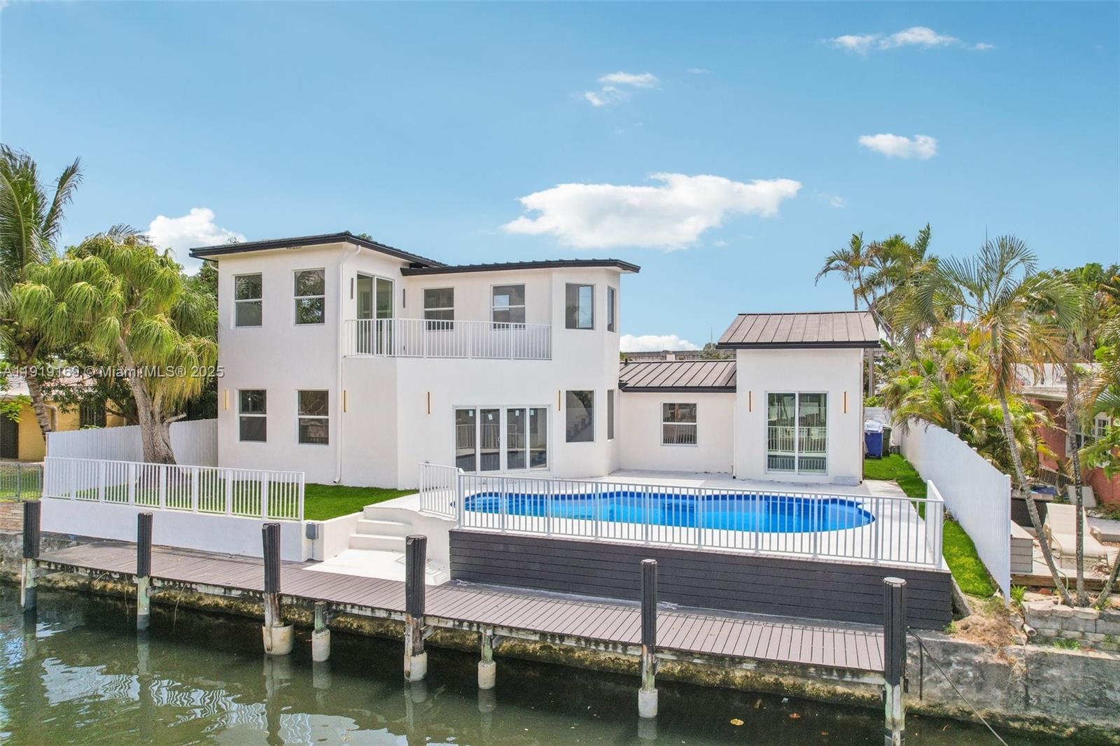 2001 SW 23rd Ave Fort Lauderdale, FL 33312