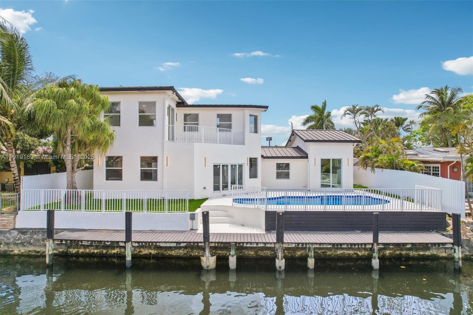 2001 SW 23rd Ave Fort Lauderdale, FL 33312