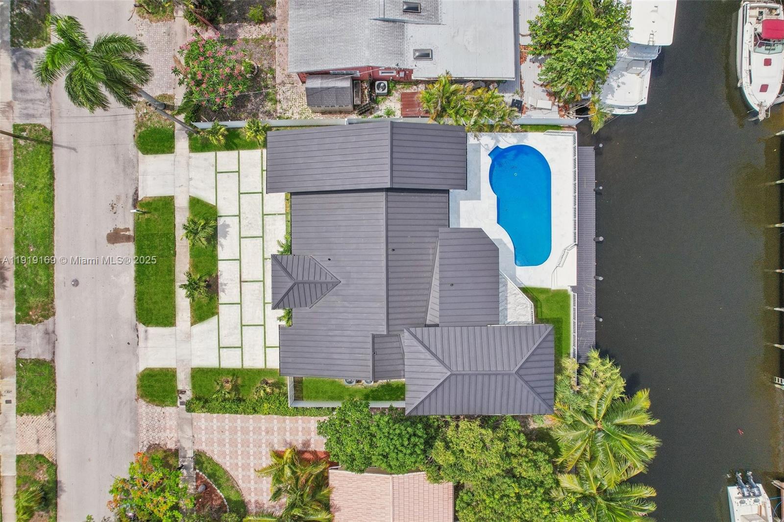 2001 SW 23rd Ave Fort Lauderdale, FL 33312