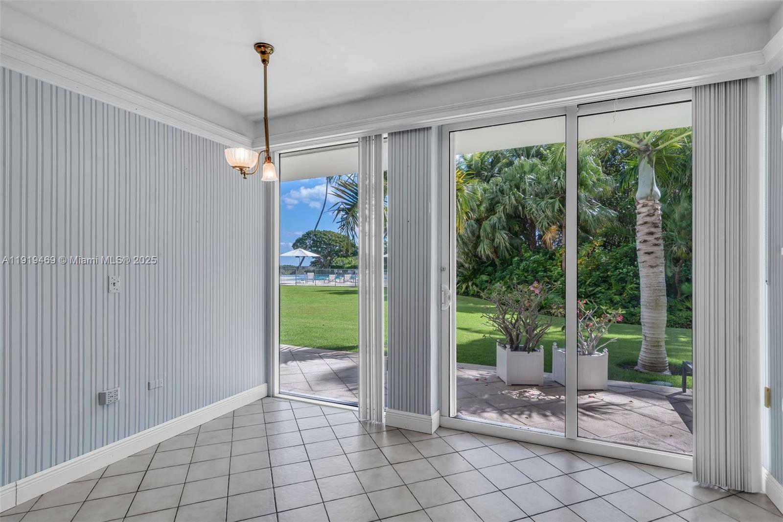 200 Ocean Ln Dr #407-GR09 Key Biscayne, FL 33149