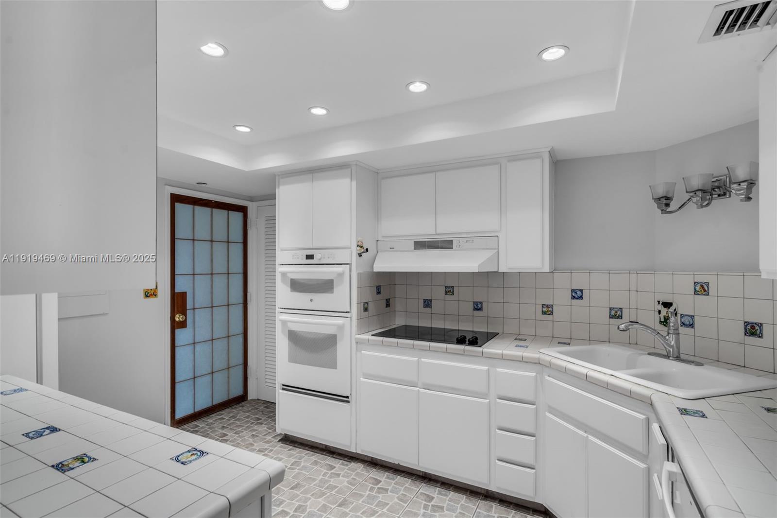 200 Ocean Ln Dr #407-GR09 Key Biscayne, FL 33149