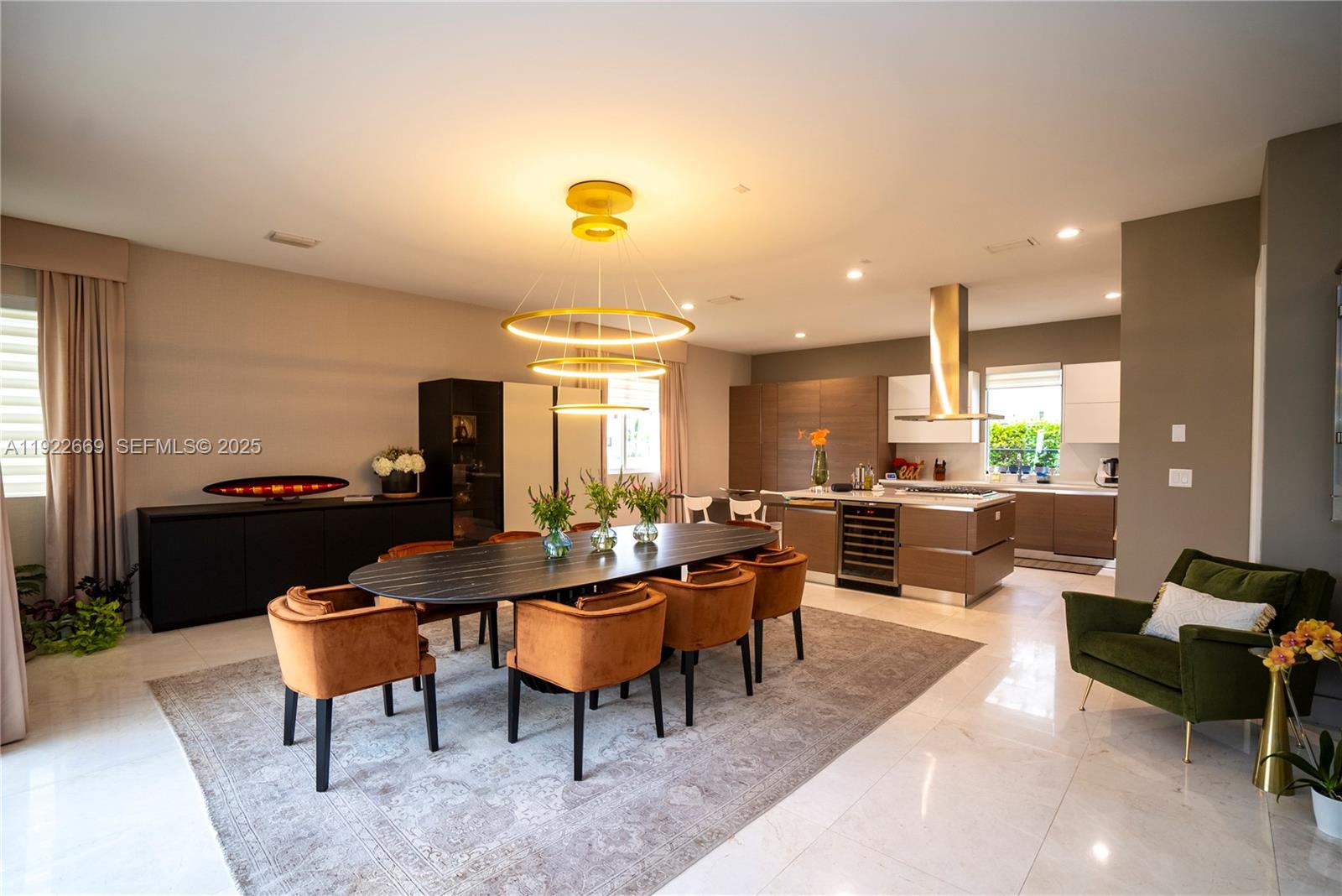 10272 NW 75th Ter Doral, FL 33178