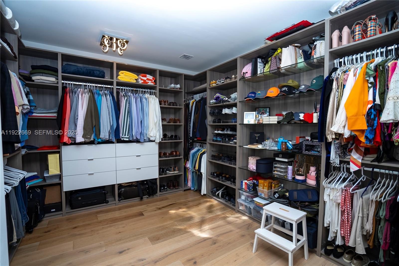 10272 NW 75th Ter Doral, FL 33178