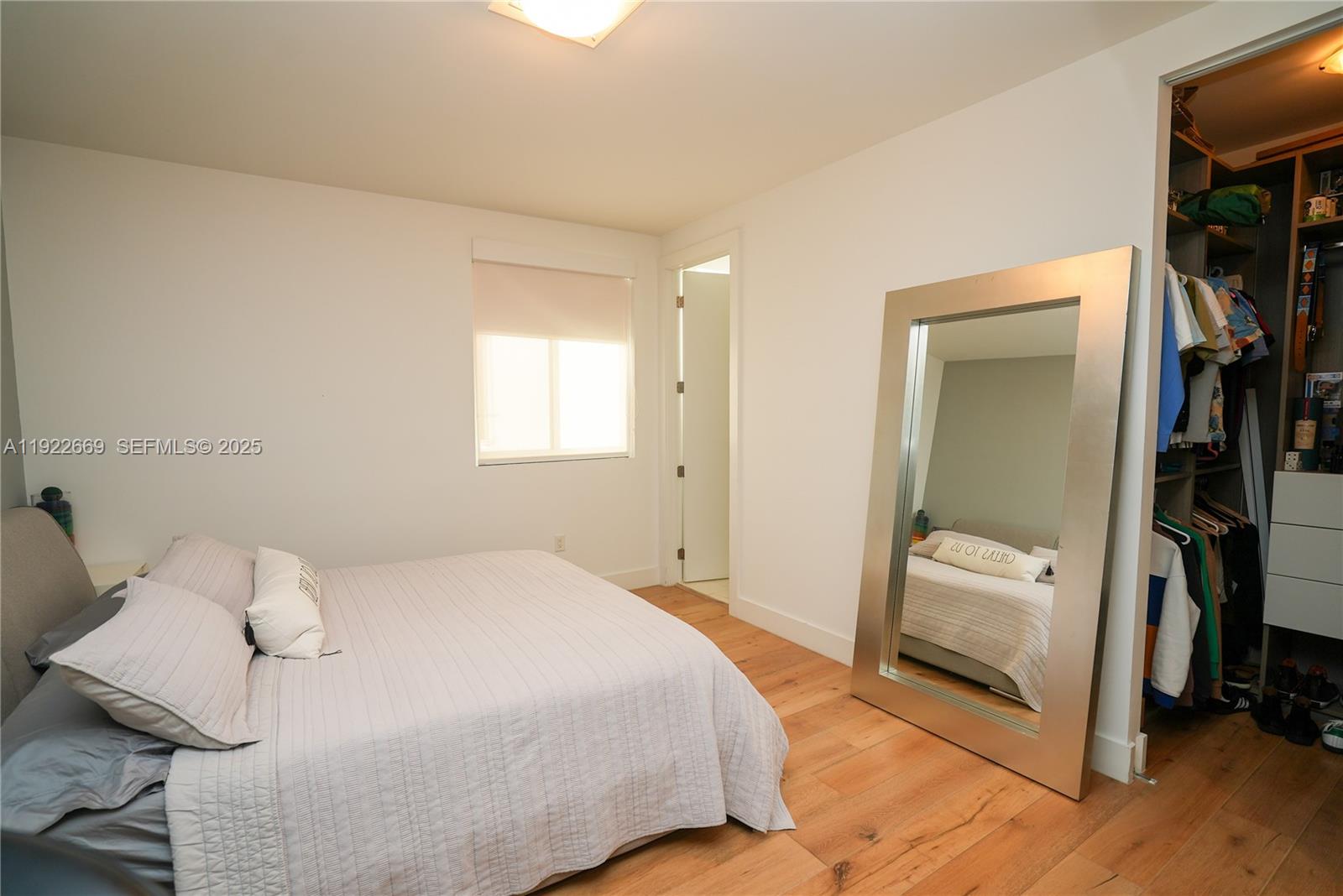 10272 NW 75th Ter Doral, FL 33178