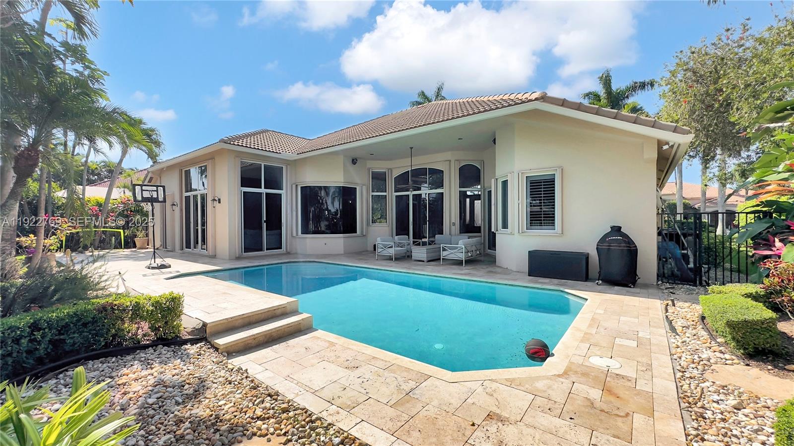 2530 Monterey Ct Weston, FL 33327