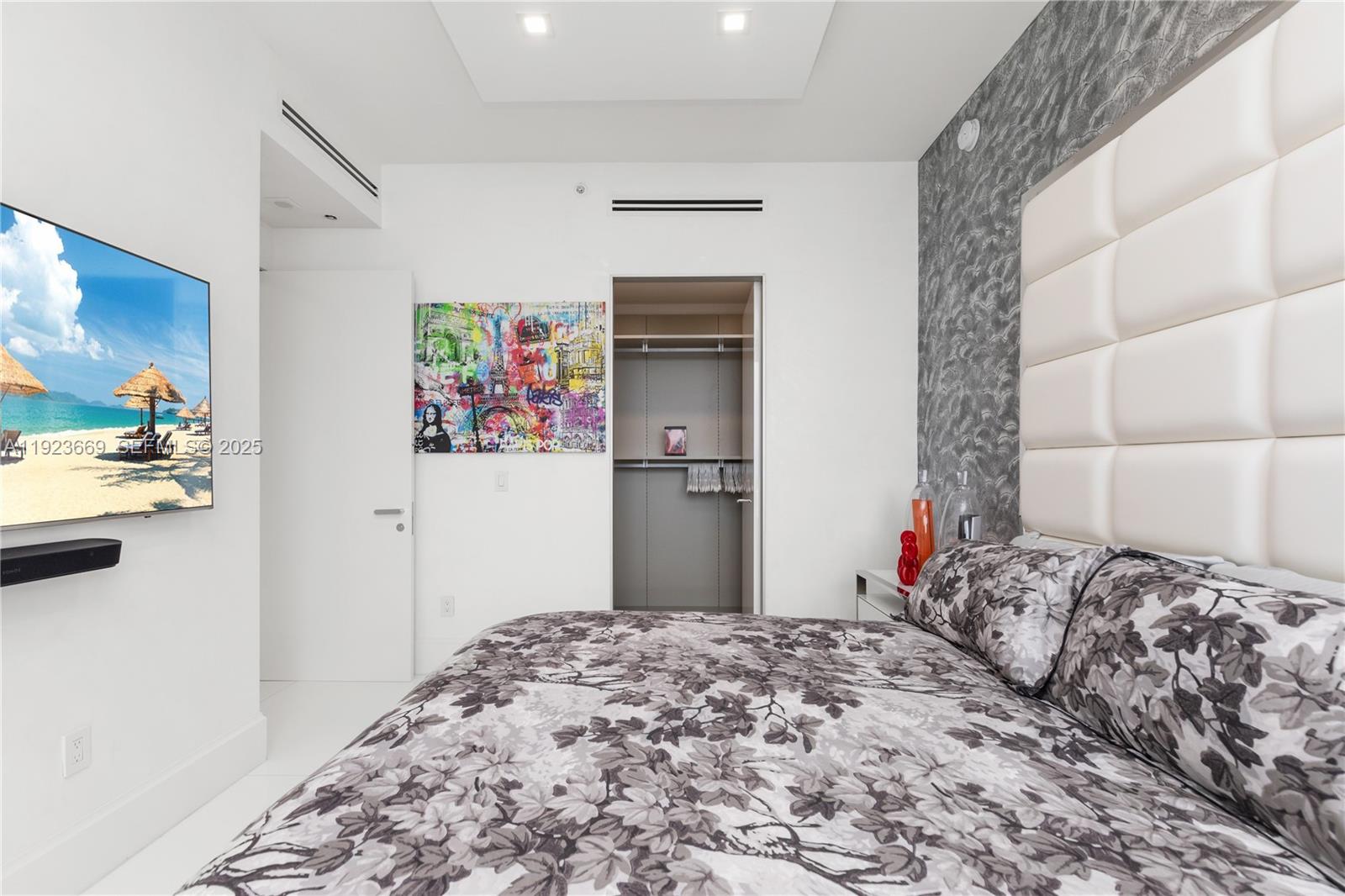 17875 Collins Ave #PH4701 Sunny Isles Beach, FL 33160