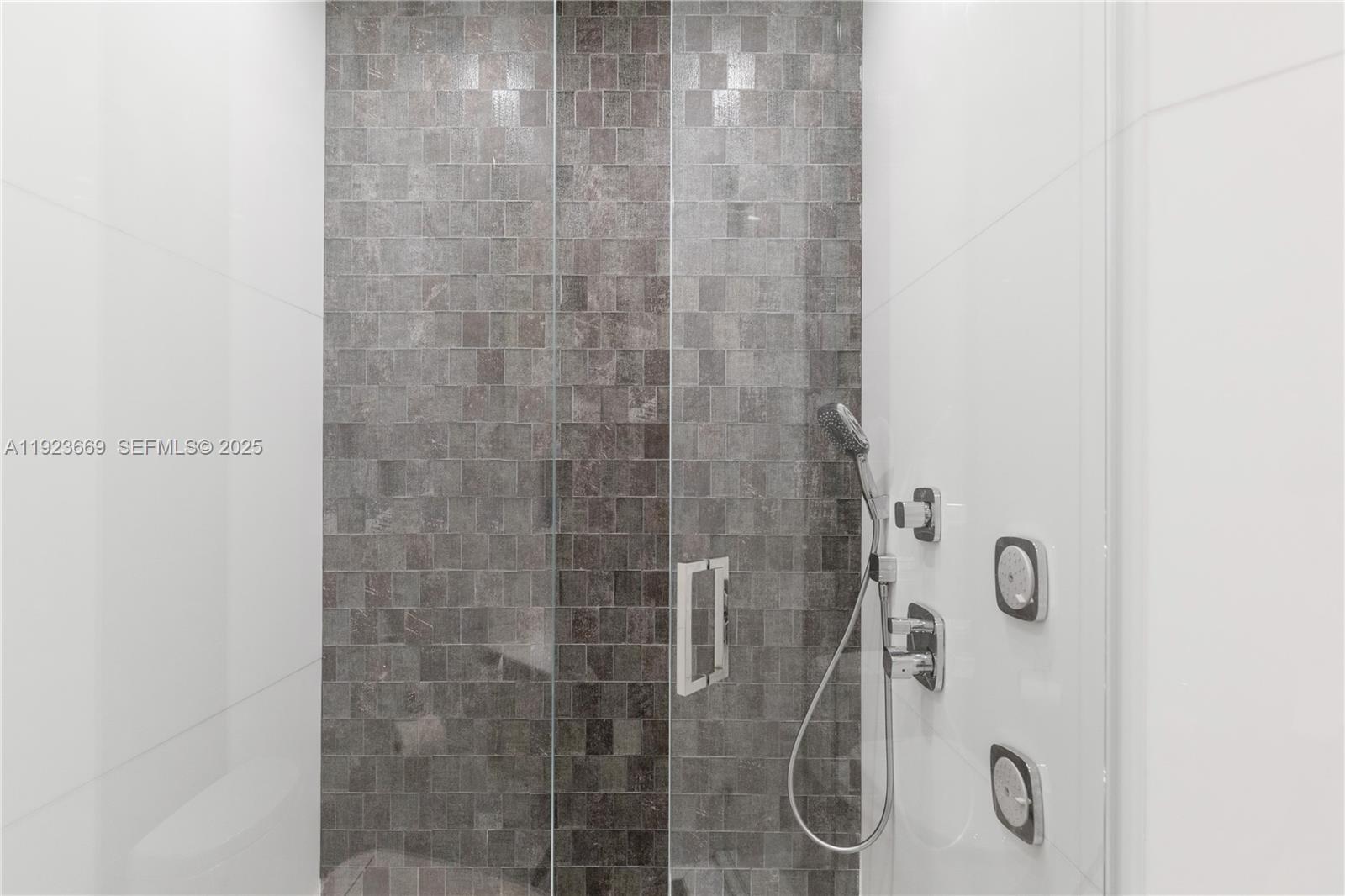 17875 Collins Ave #PH4701 Sunny Isles Beach, FL 33160