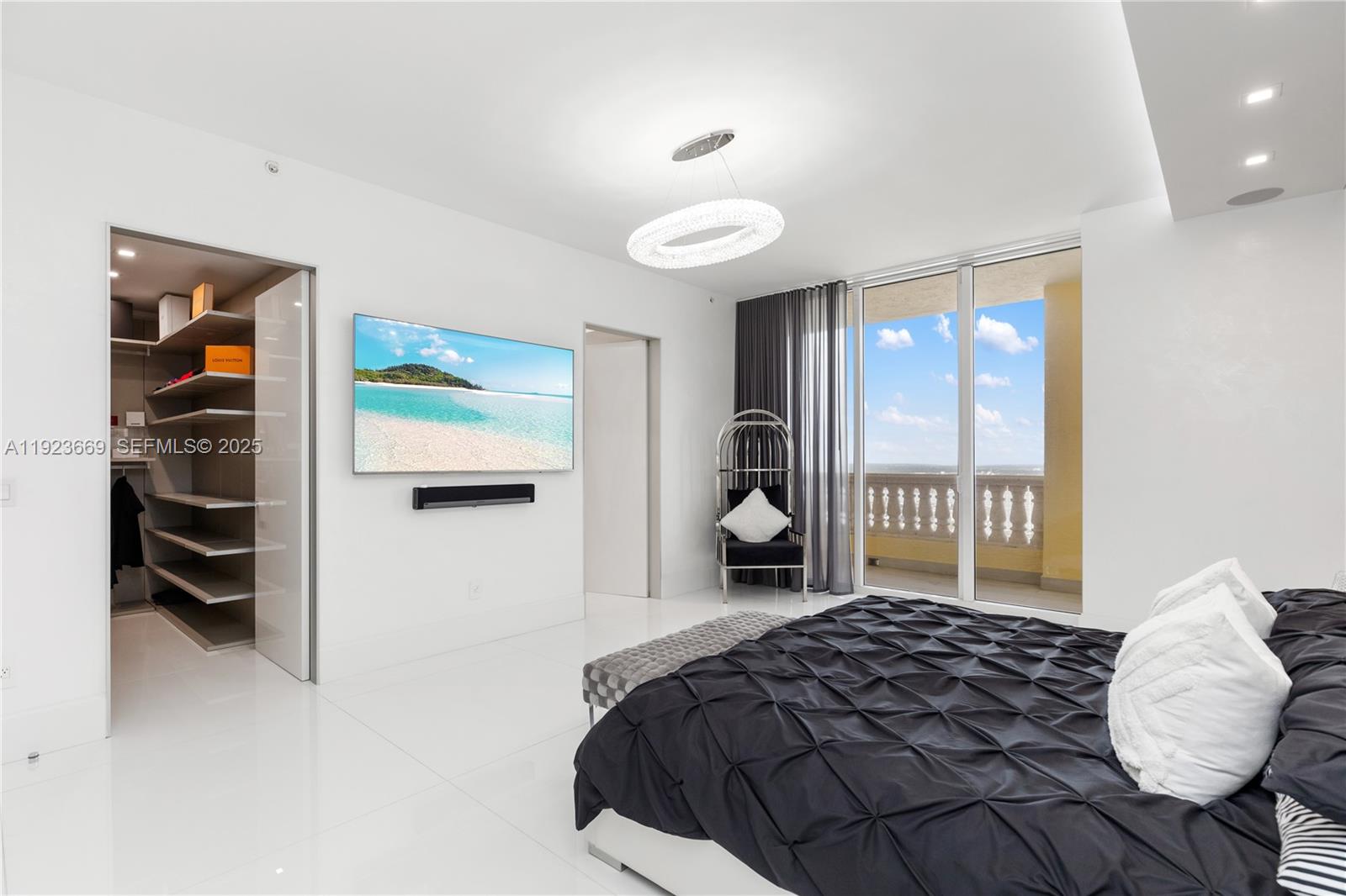 17875 Collins Ave #PH4701 Sunny Isles Beach, FL 33160