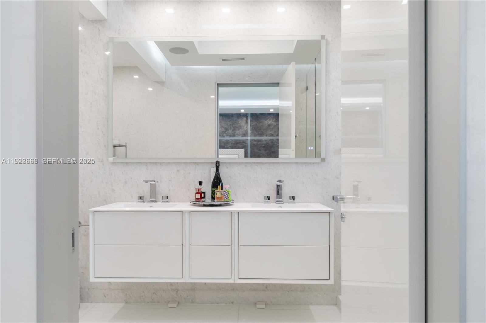 17875 Collins Ave #PH4701 Sunny Isles Beach, FL 33160