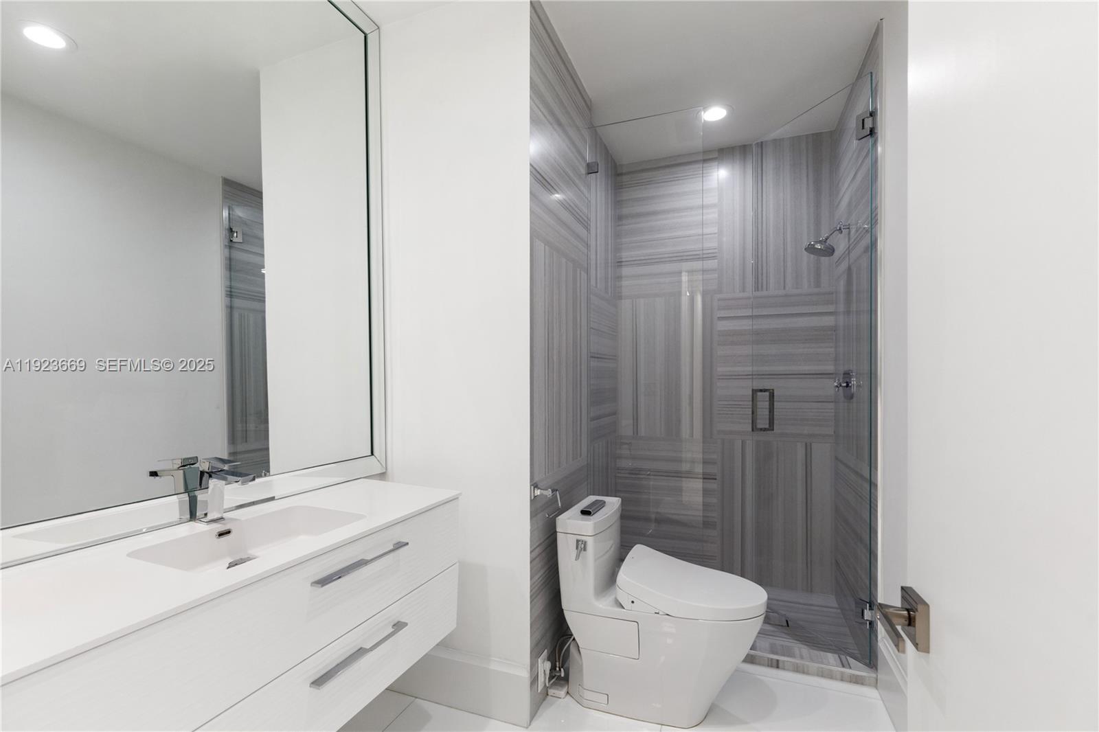 17875 Collins Ave #PH4701 Sunny Isles Beach, FL 33160