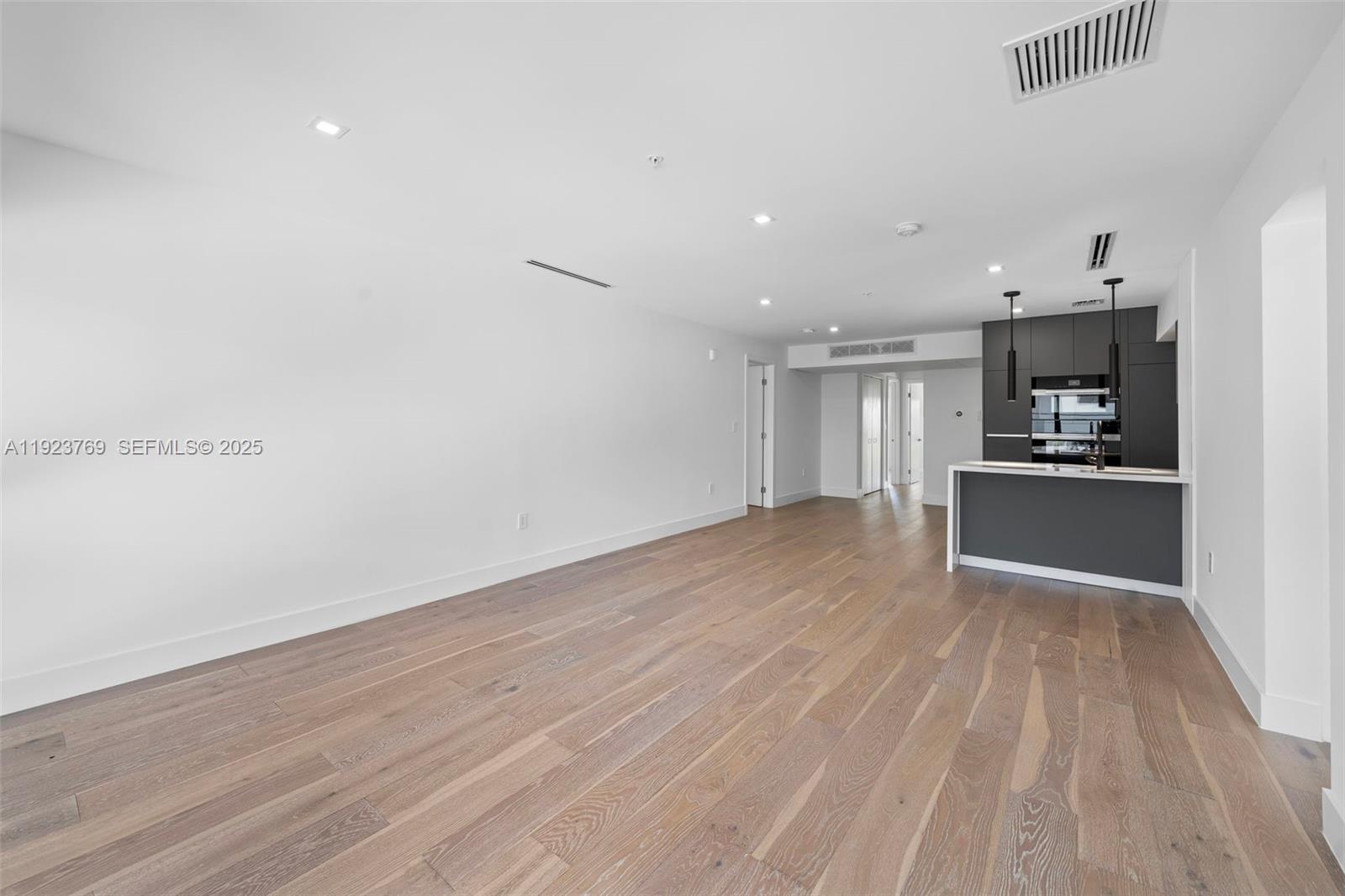 200 Sunrise Dr #200C Key Biscayne, FL 33149