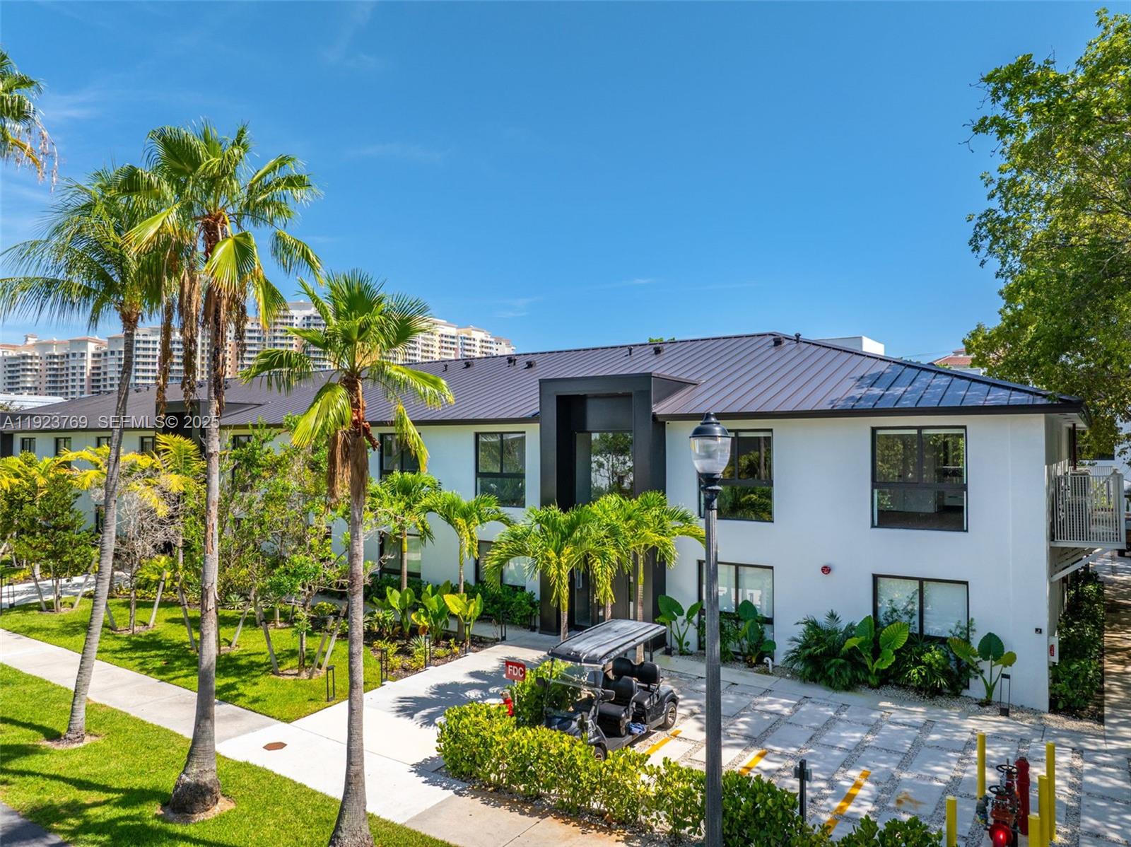 200 Sunrise Dr #200C Key Biscayne, FL 33149