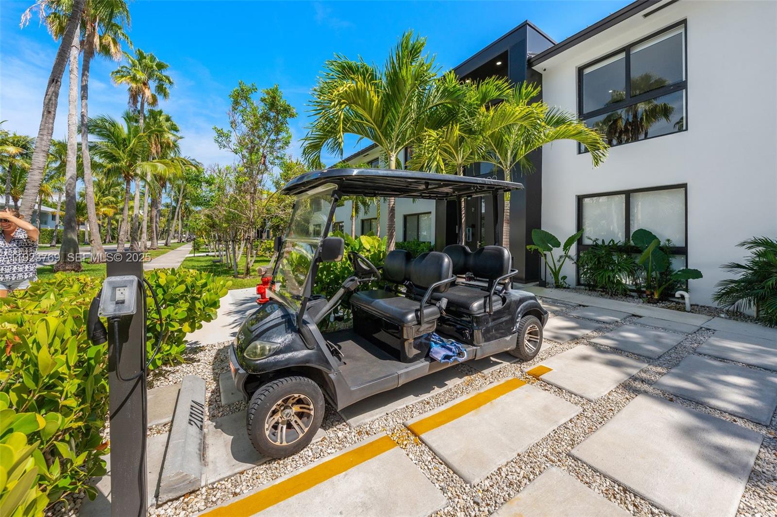 200 Sunrise Dr #200C Key Biscayne, FL 33149