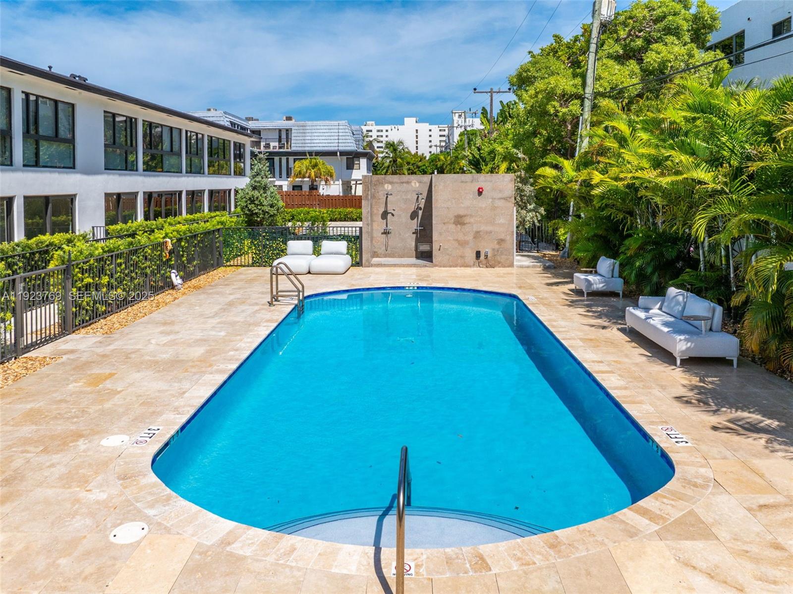 200 Sunrise Dr #200C Key Biscayne, FL 33149