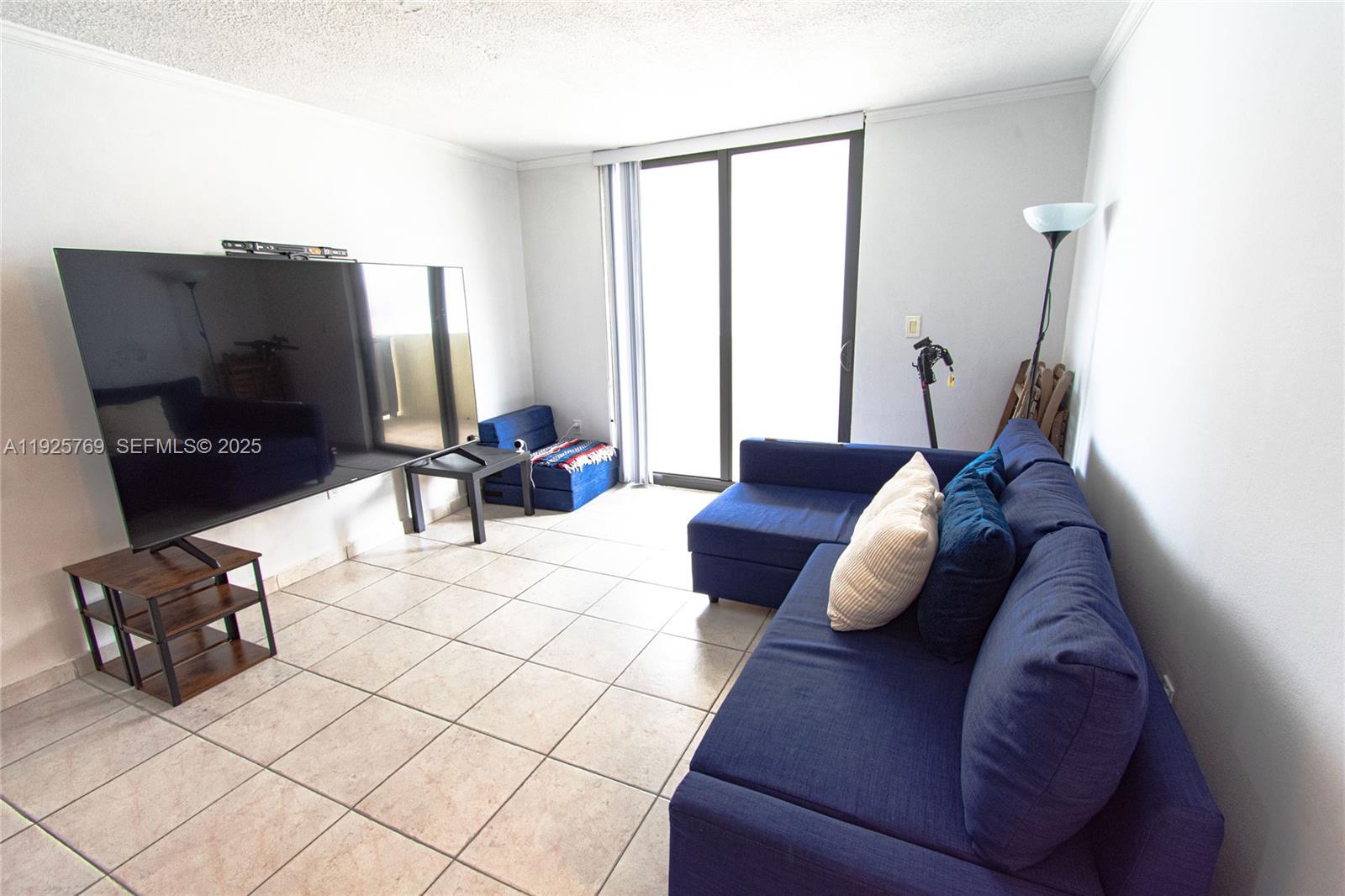 1621 Collins Ave #906 Miami Beach, FL 33139