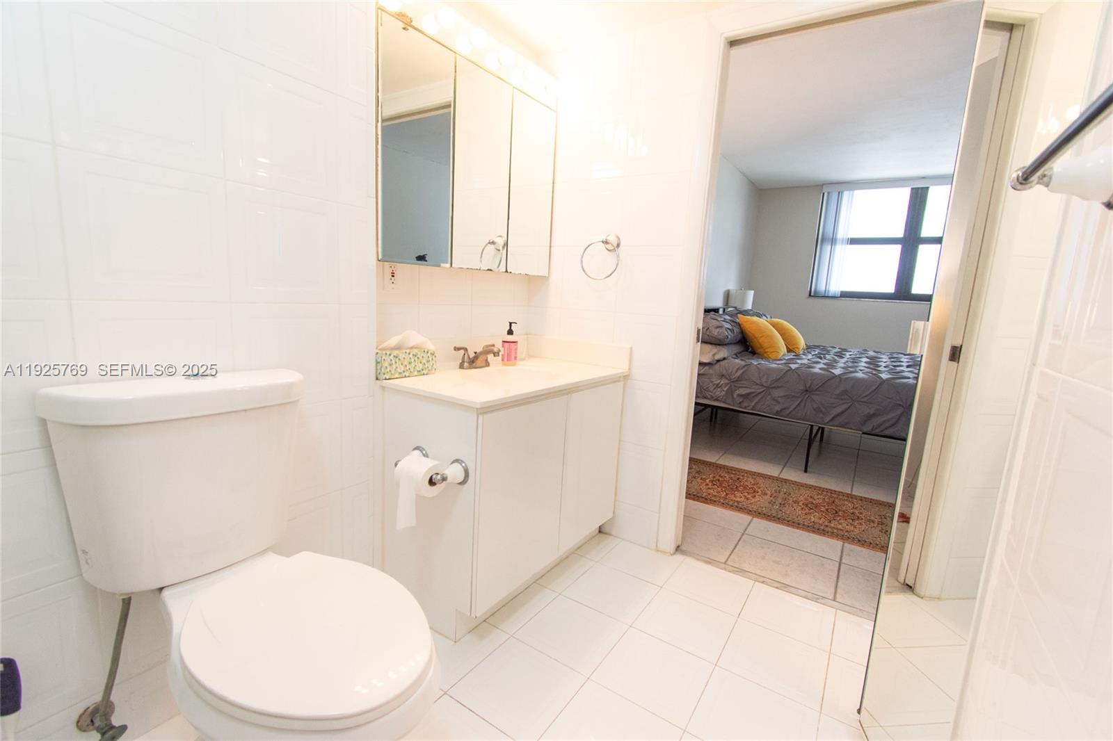 1621 Collins Ave #906 Miami Beach, FL 33139