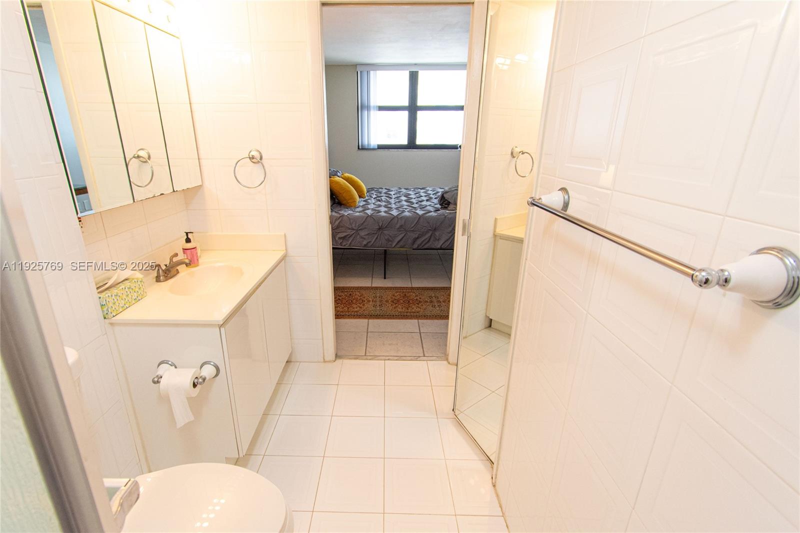 1621 Collins Ave #906 Miami Beach, FL 33139