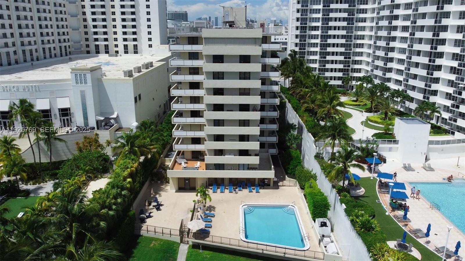 1621 Collins Ave #906 Miami Beach, FL 33139