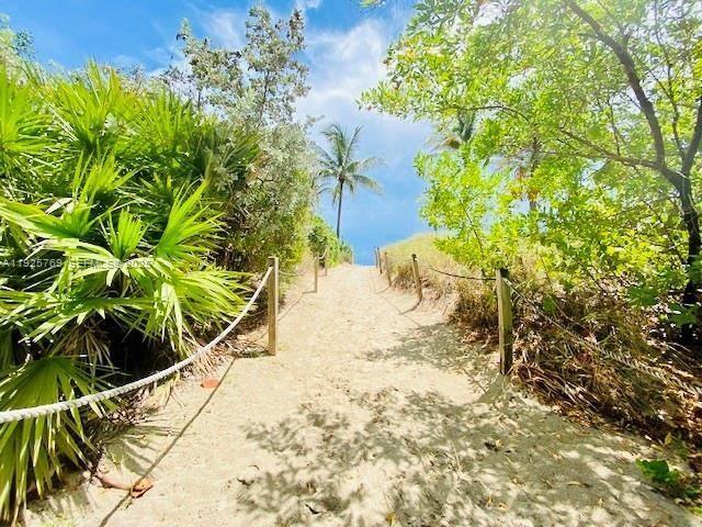 1621 Collins Ave #906 Miami Beach, FL 33139