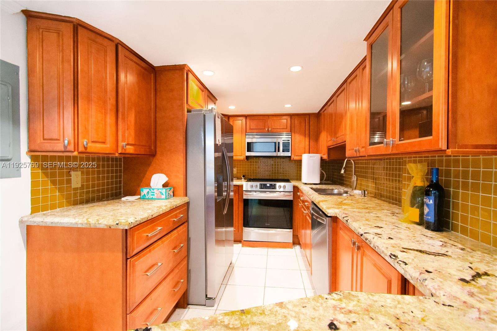 1621 Collins Ave #906 Miami Beach, FL 33139