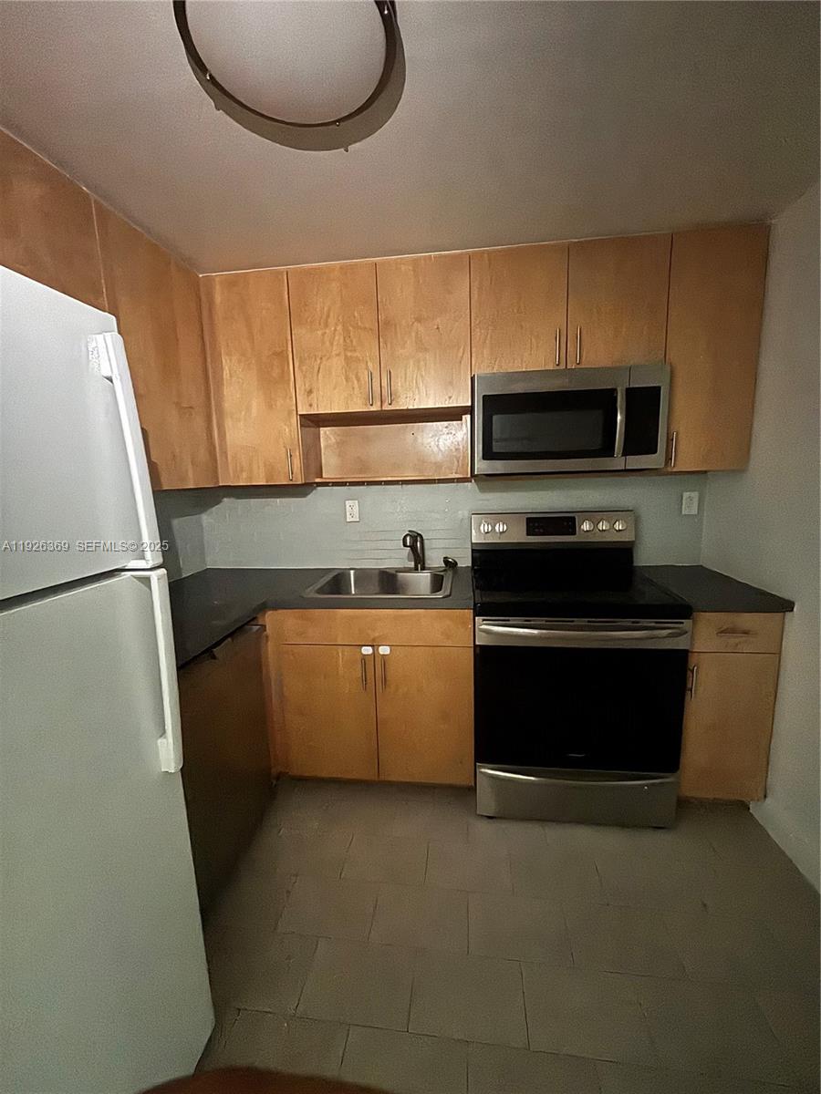 Undisclosed Address Miami Beach, FL 33139