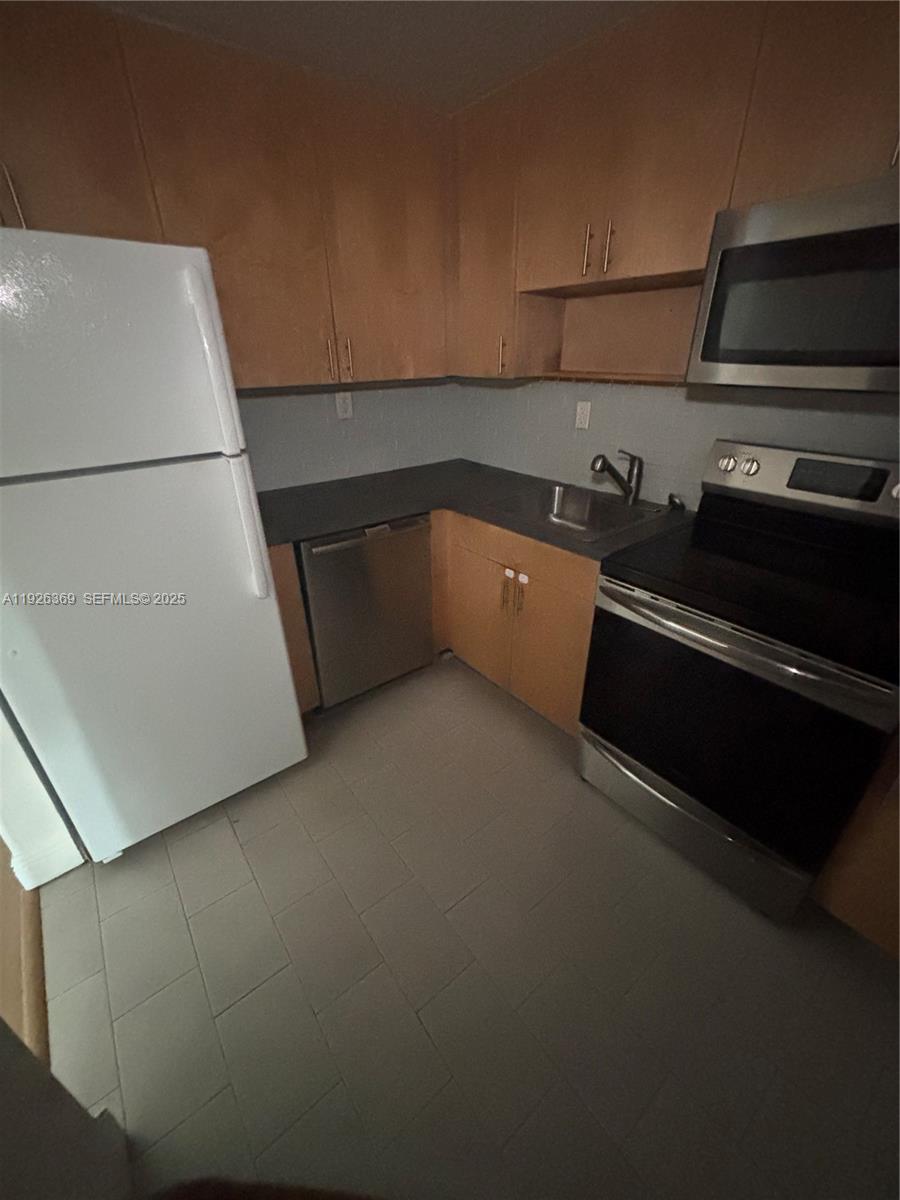 Undisclosed Address Miami Beach, FL 33139