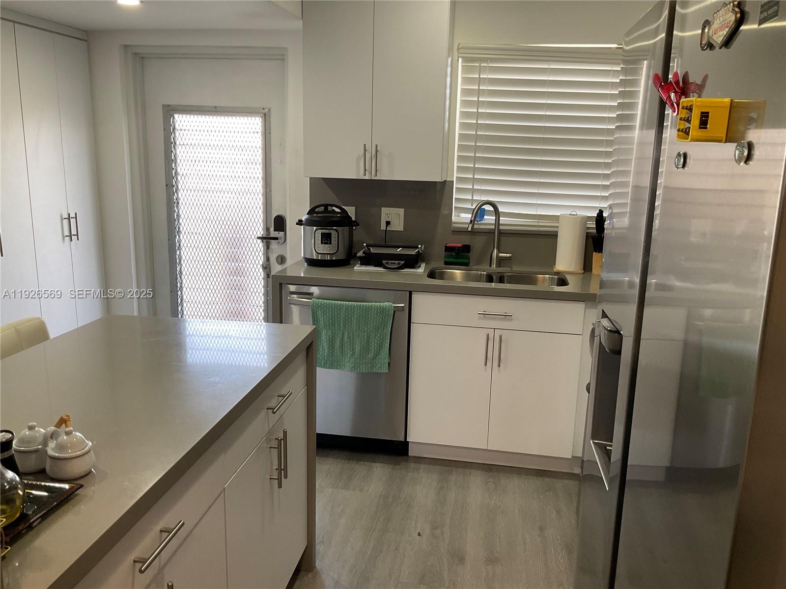 9010 Sunrise Lks Blvd #304 Sunrise, FL 33322