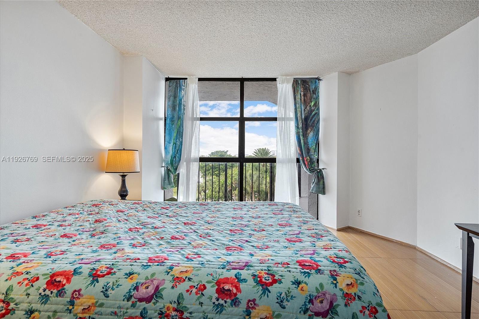 600 Parkview Dr #611 Hallandale Beach, FL 33009