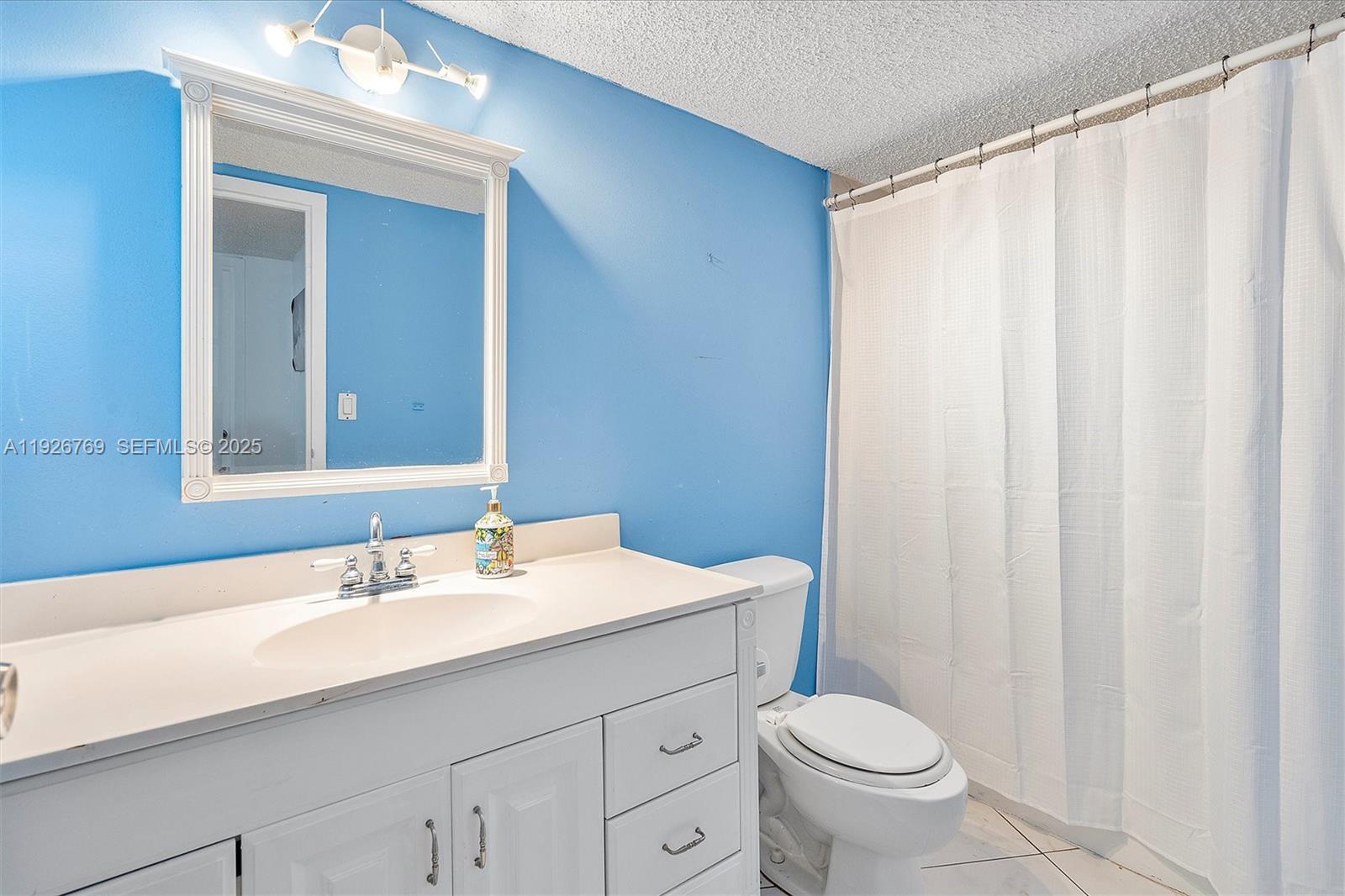 600 Parkview Dr #611 Hallandale Beach, FL 33009