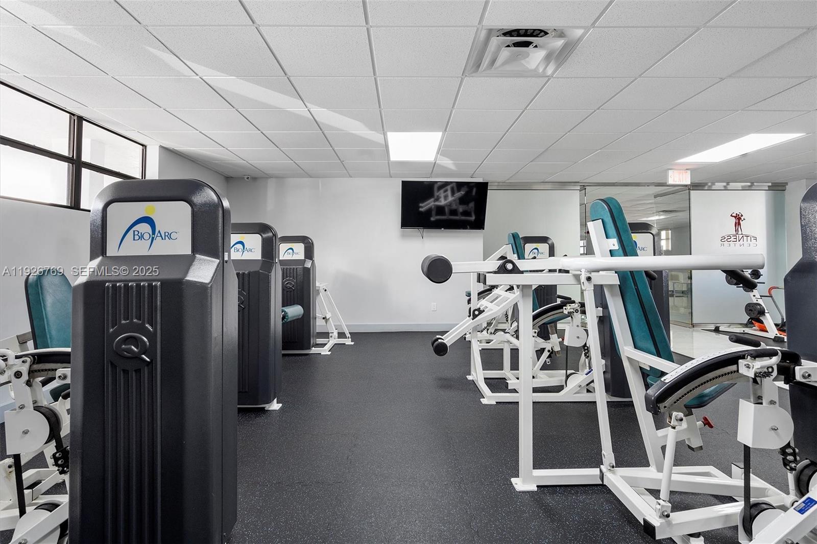 600 Parkview Dr #611 Hallandale Beach, FL 33009