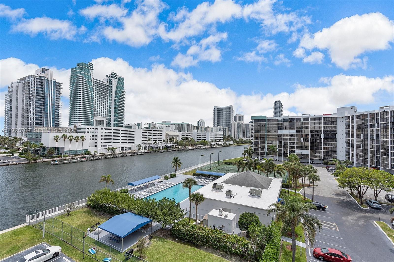 600 Parkview Dr #611 Hallandale Beach, FL 33009