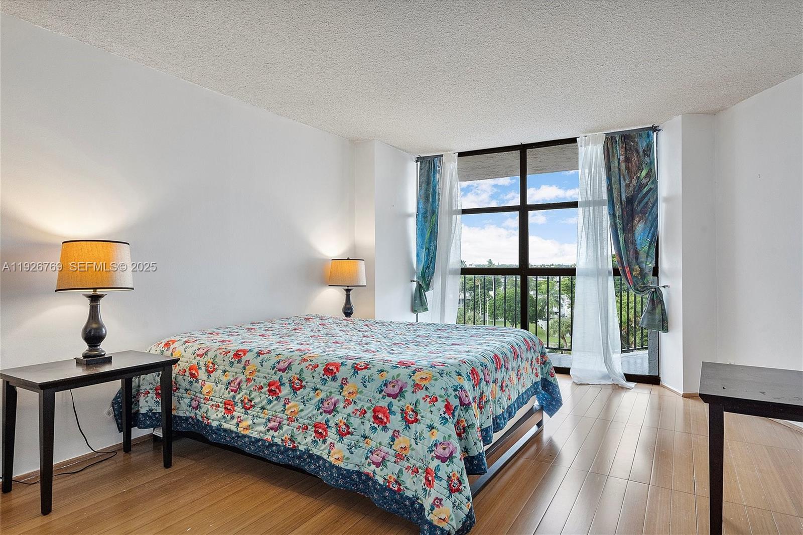 600 Parkview Dr #611 Hallandale Beach, FL 33009