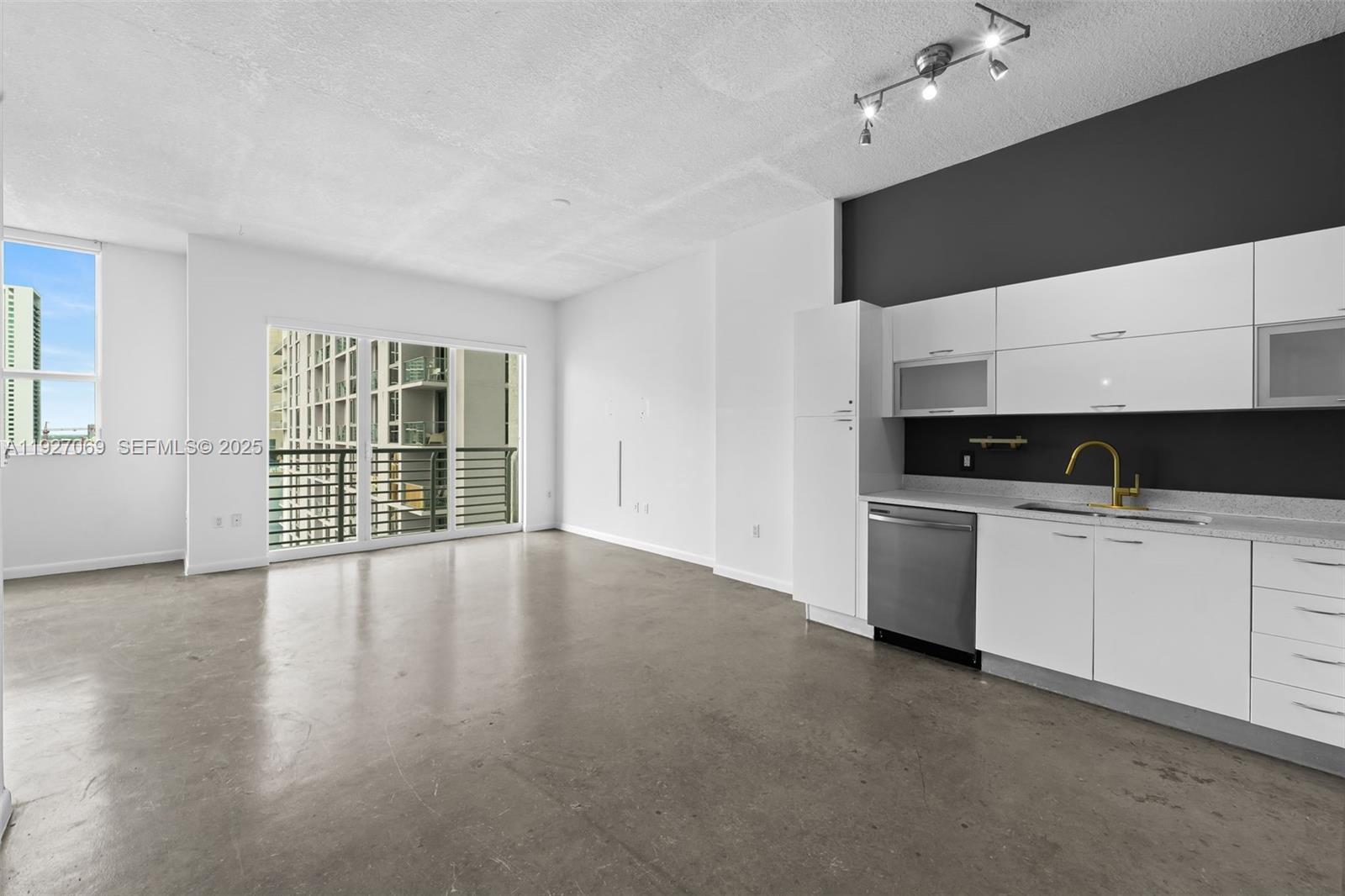 133 NE 2nd Ave #1905 Miami, FL 33132