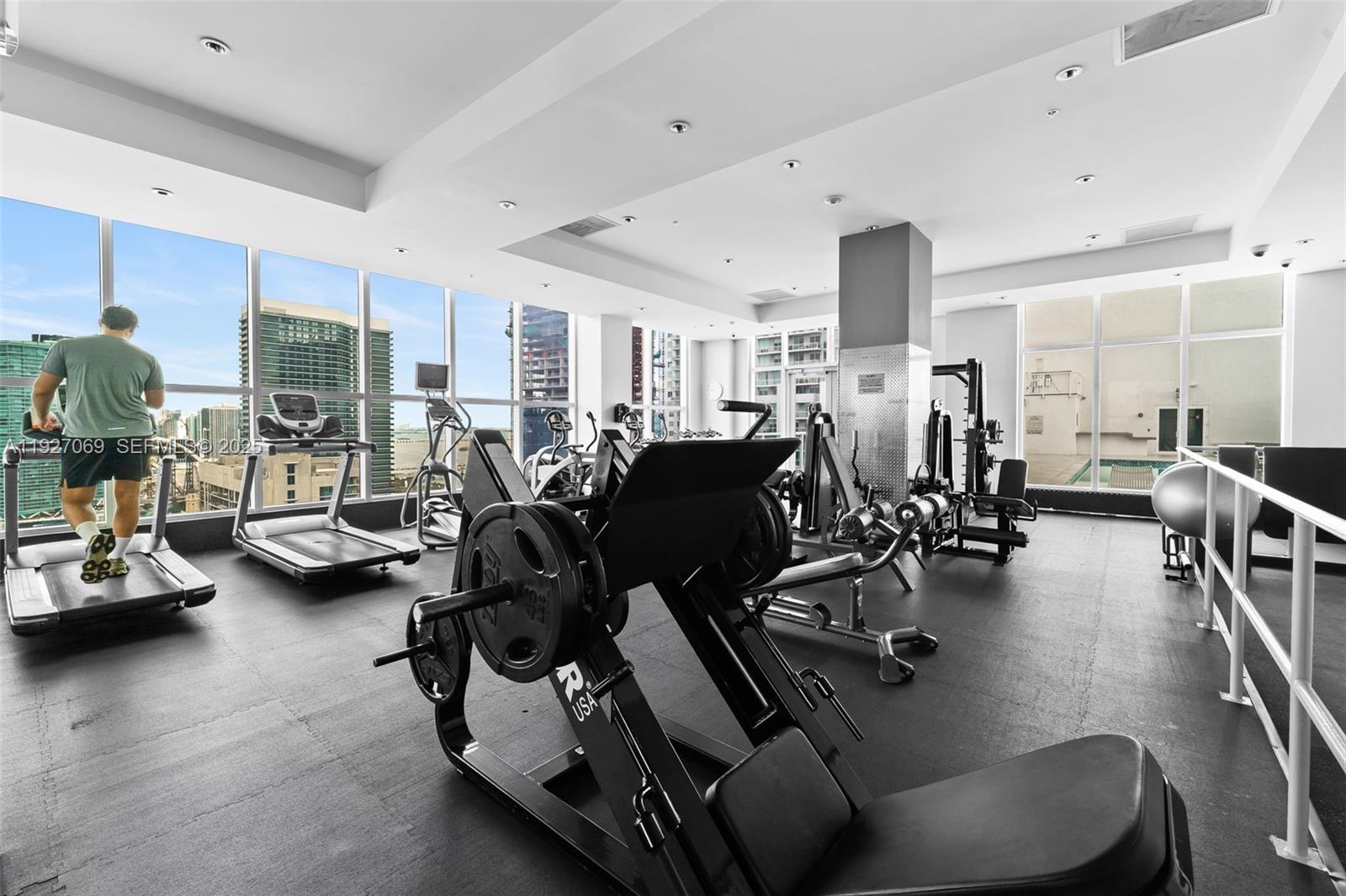 133 NE 2nd Ave #1905 Miami, FL 33132