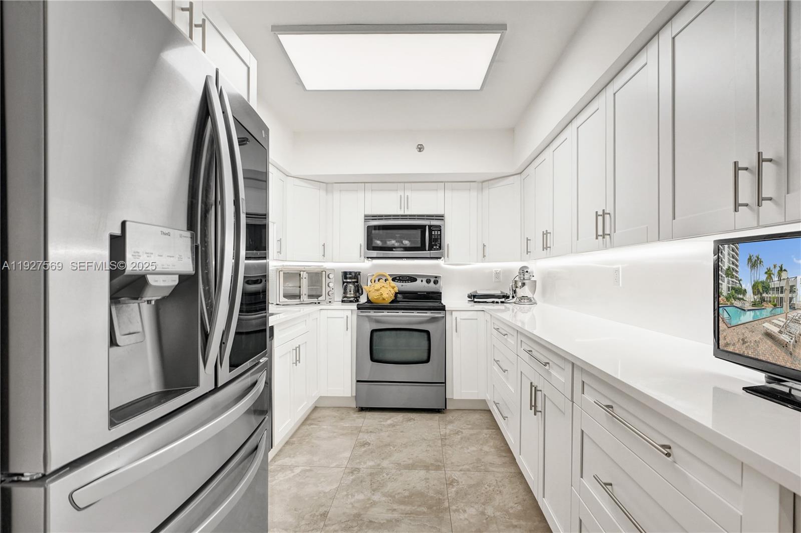 3600 Mystic Pointe Dr #311