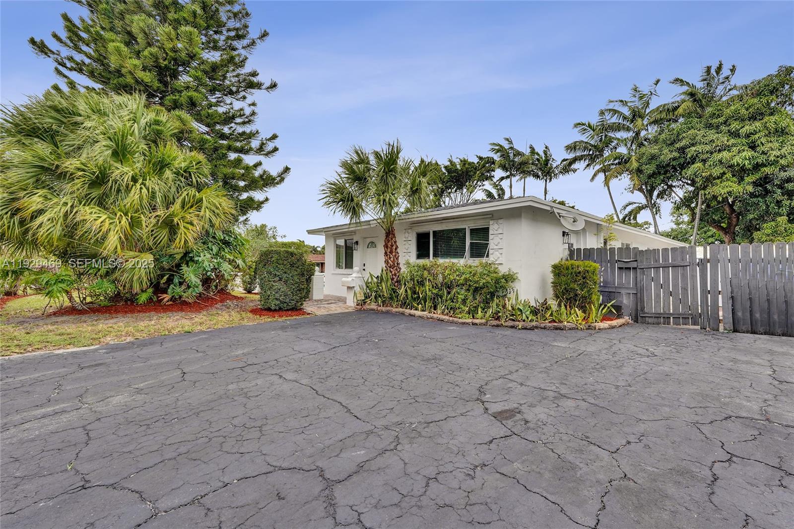 5100 NE 17th Ter Fort Lauderdale, FL 33334