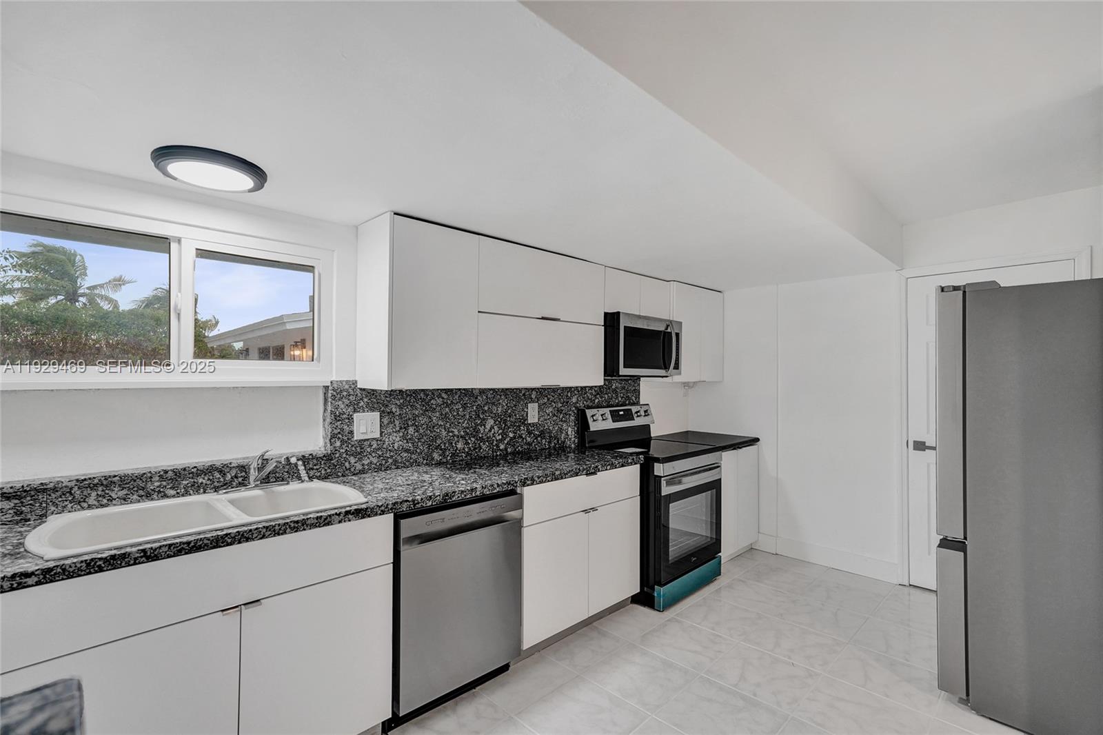 5100 NE 17th Ter Fort Lauderdale, FL 33334