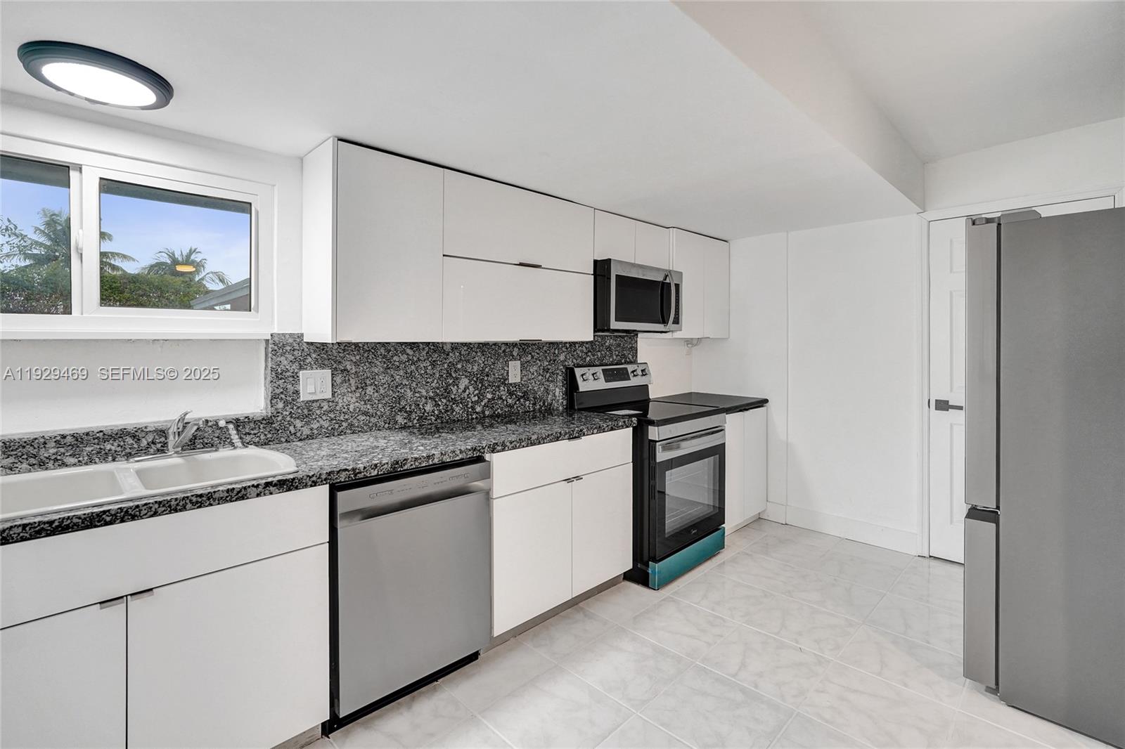 5100 NE 17th Ter Fort Lauderdale, FL 33334