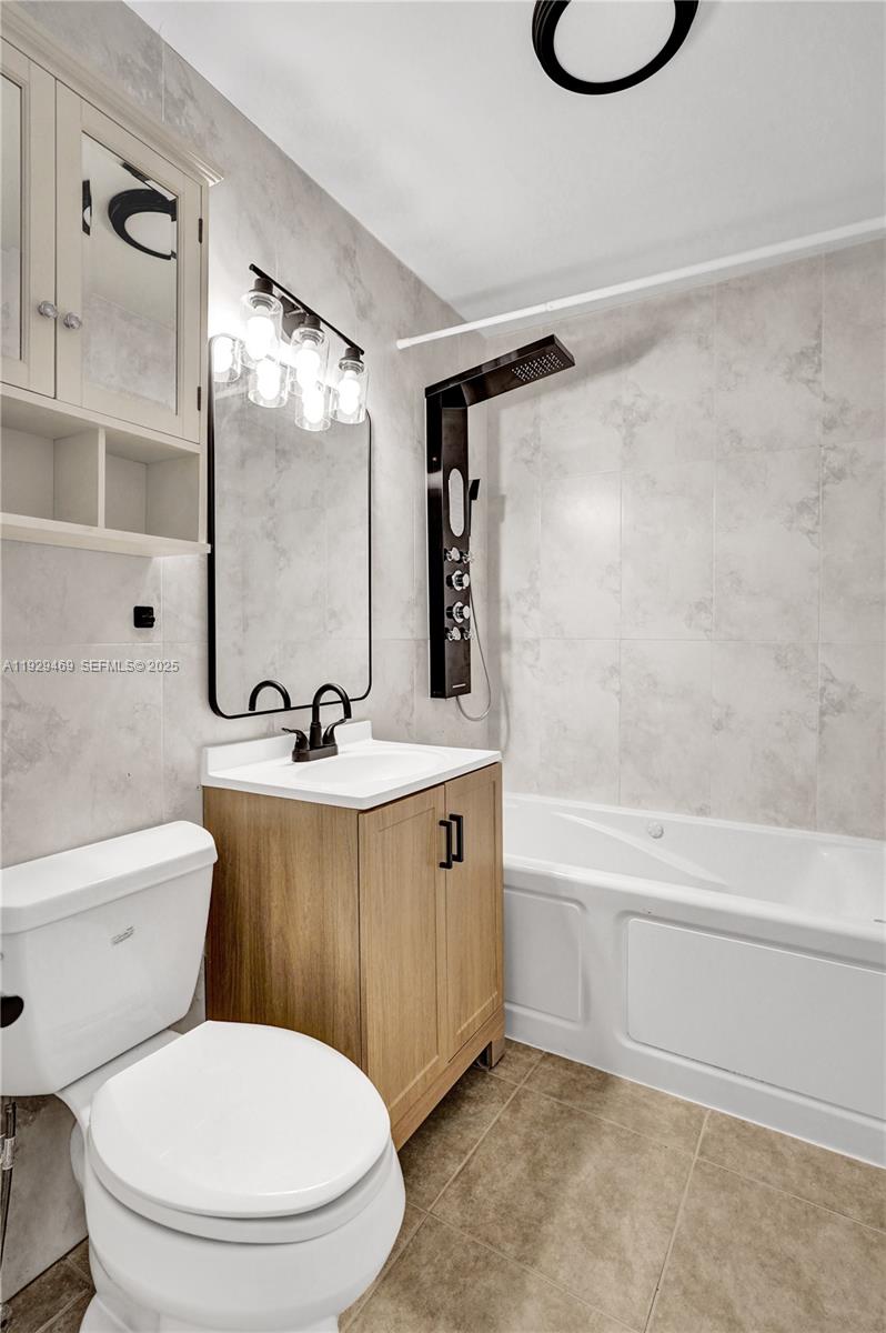 5100 NE 17th Ter Fort Lauderdale, FL 33334